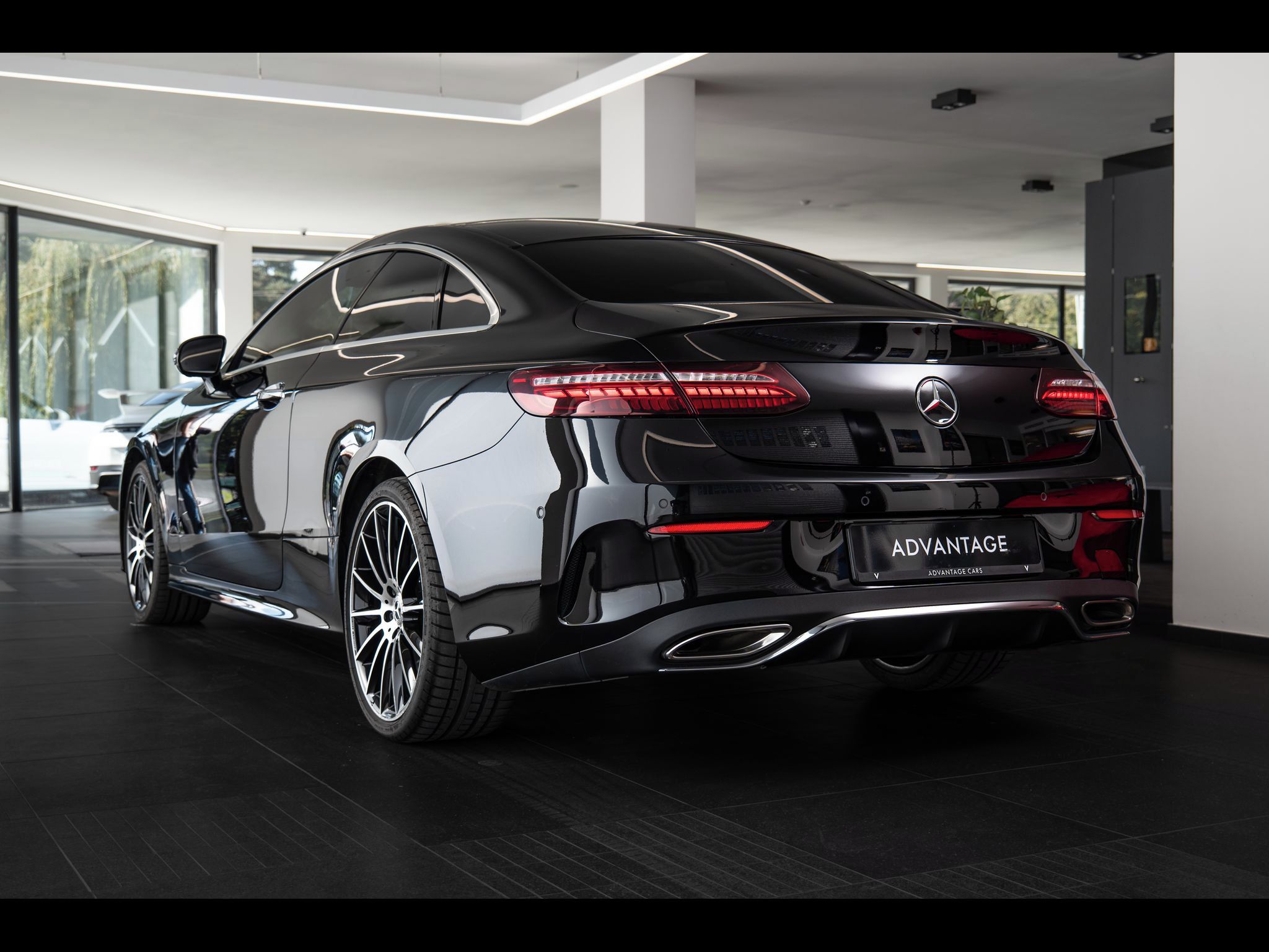 Mercedes-Benz Třídy E, d 4M coupé Burmester/360/Pano - fotka 4