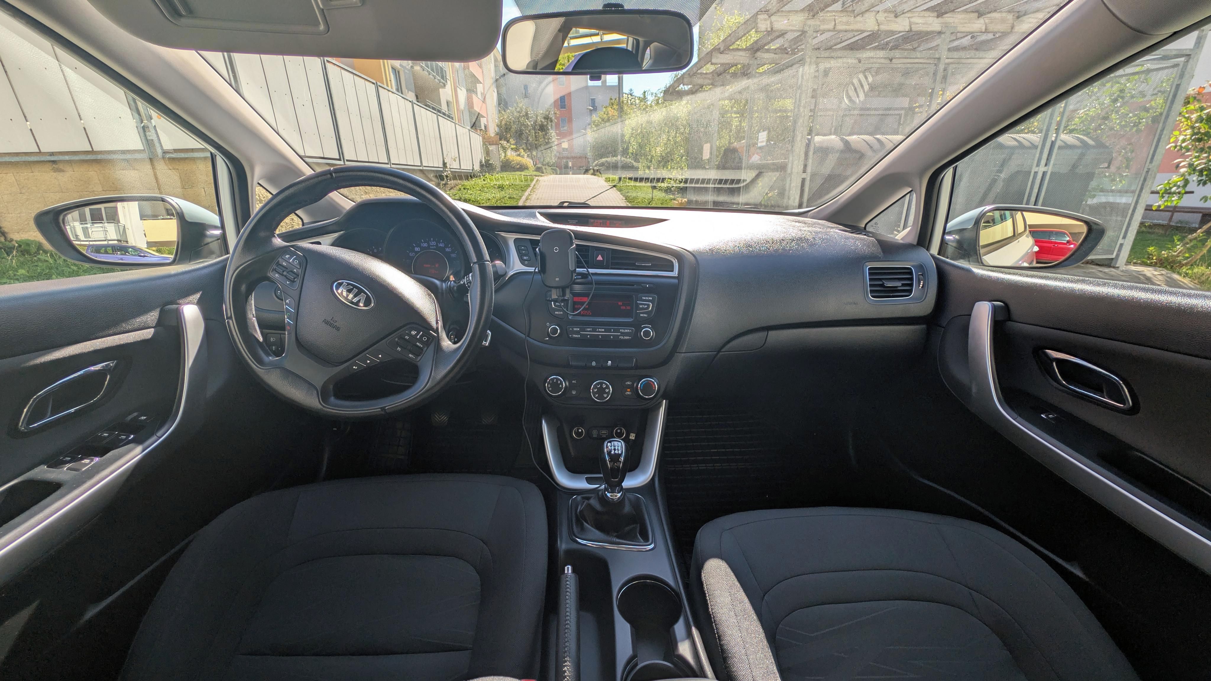 Kia Cee´d, 99kW,1.majitel,servisní knížka - fotka 4