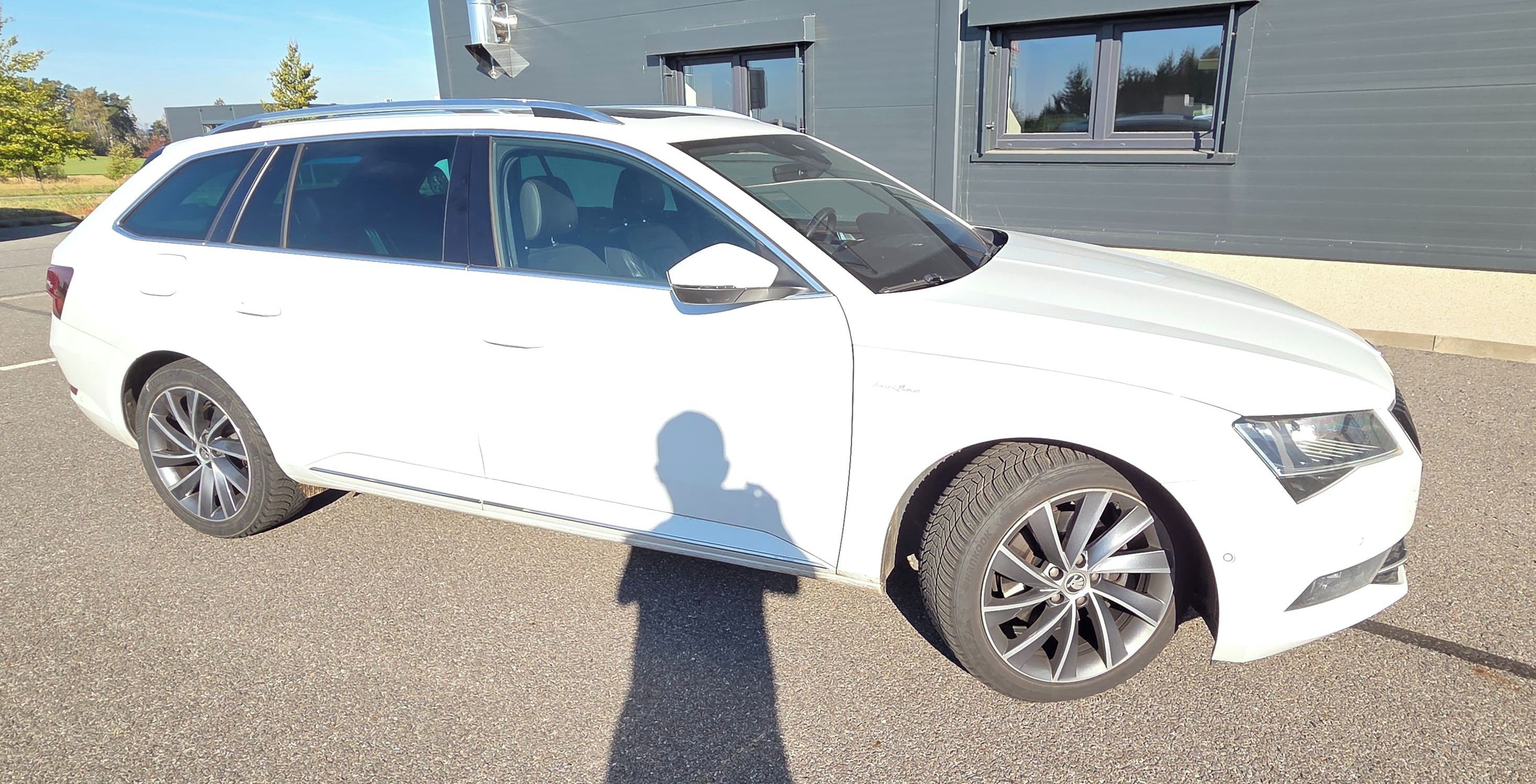 Škoda Superb, L&K 2.0 TDI 140 kW 4x4 DSG - fotka 4