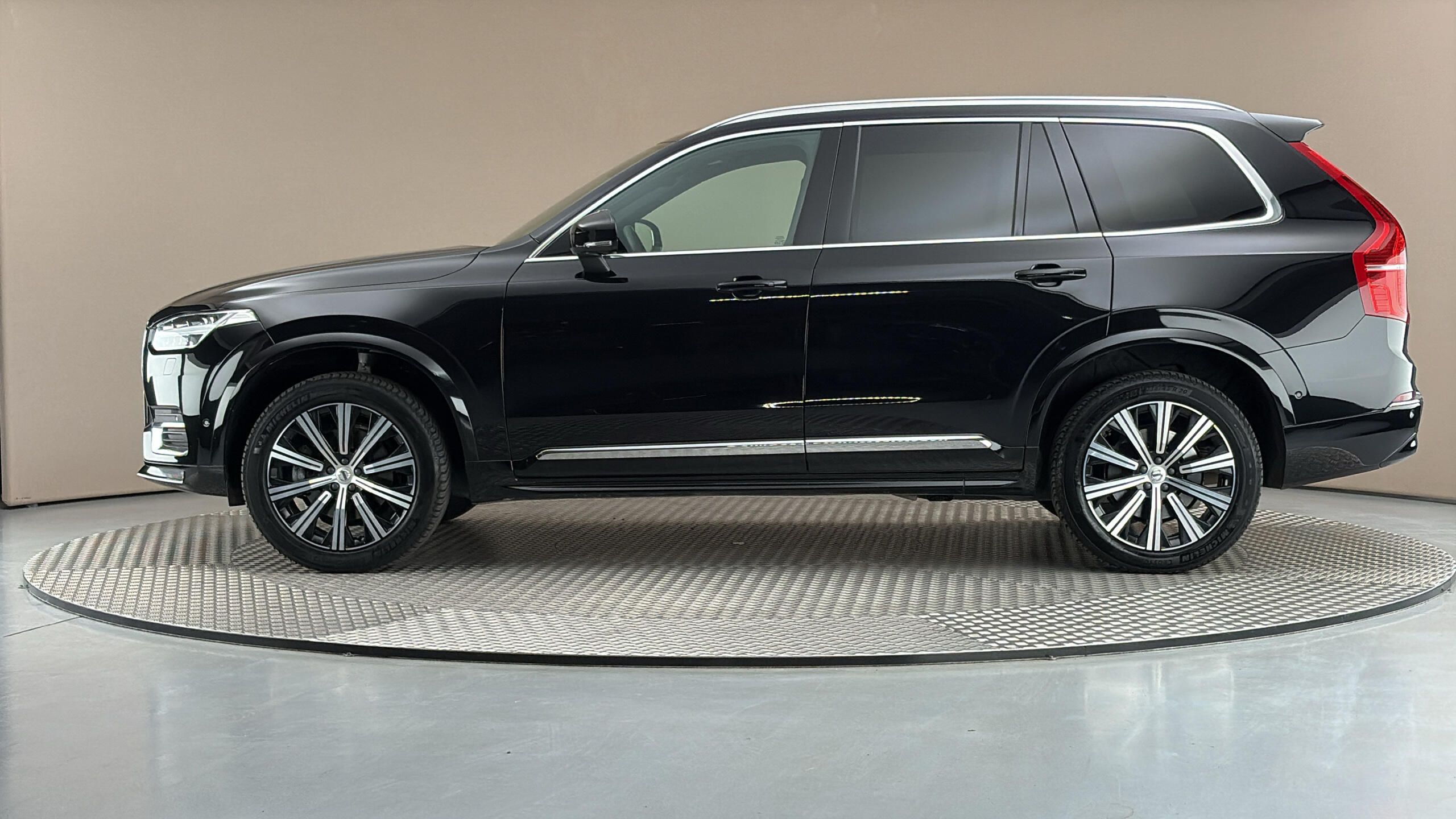 Volvo XC90, 2.0 B5 AUT AWD Plus Bright - fotka 4