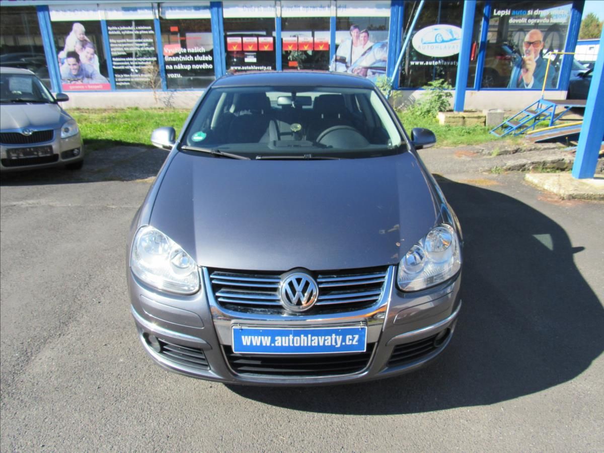 Volkswagen Jetta, 2,0 TDi 103kW - fotka 2