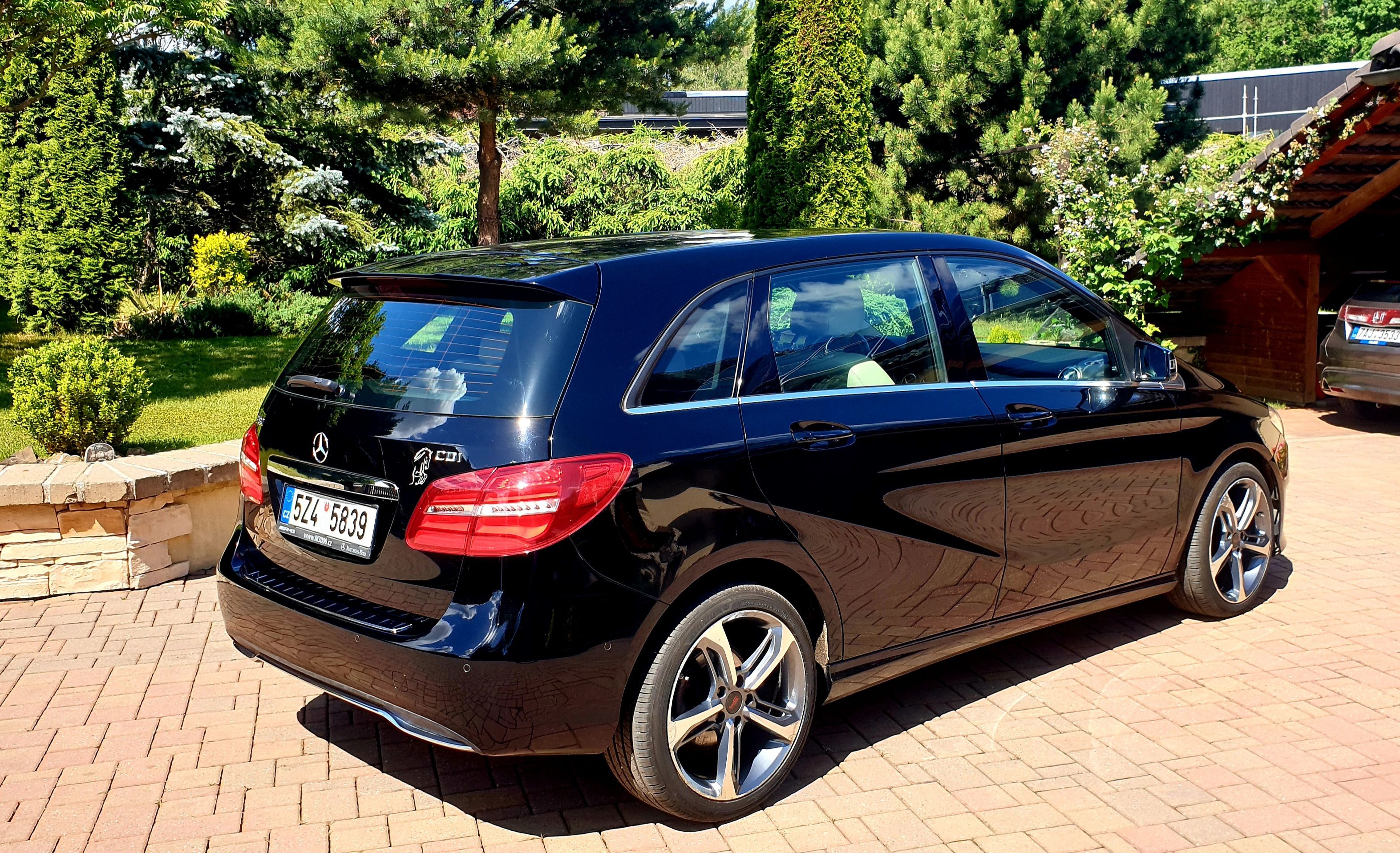 Mercedes-Benz Třídy B, Mercedes Benz B 180CDI - fotka 3