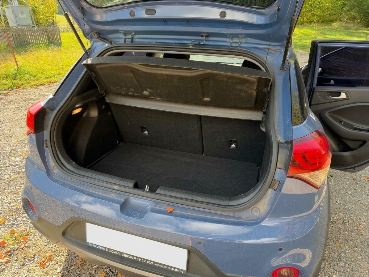 Hyundai i20, active - 1.4 MPI, servisováno - fotka 4