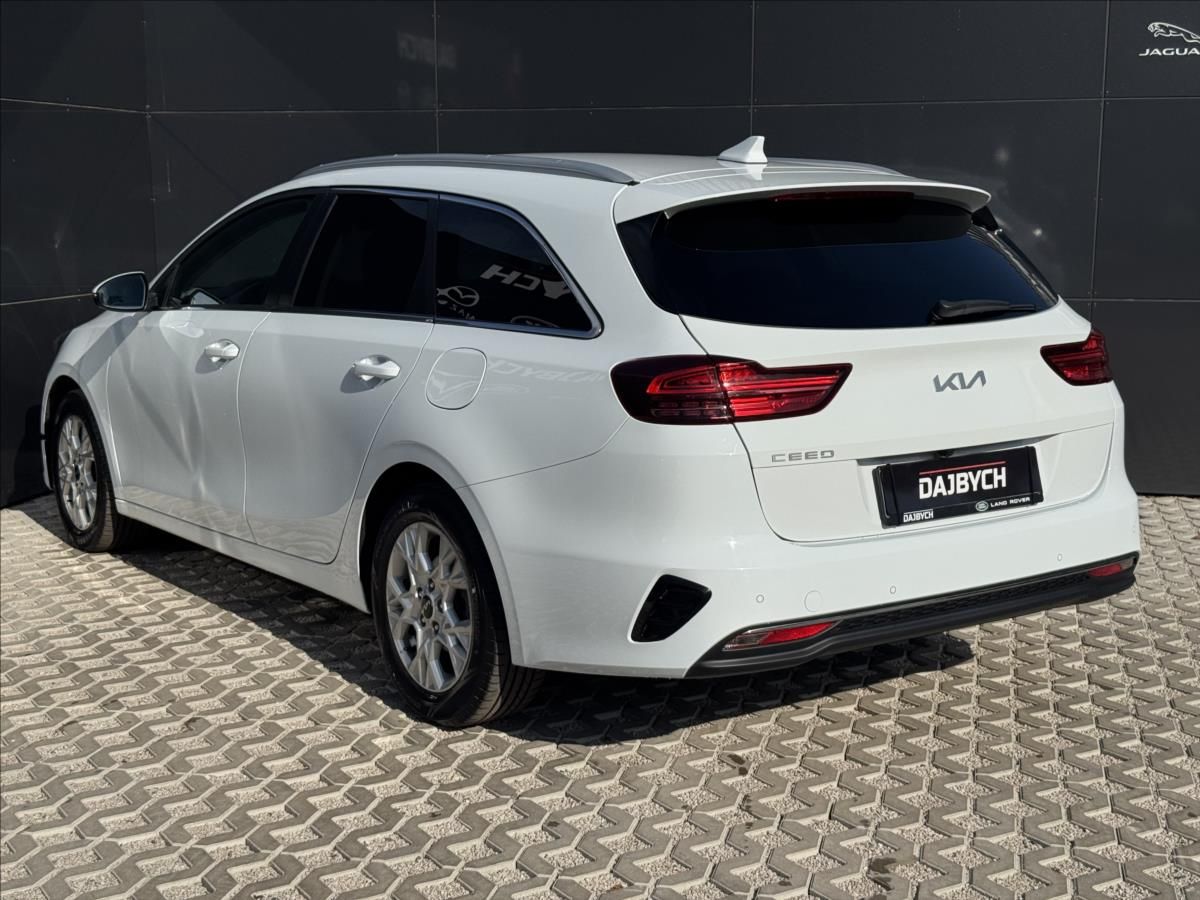 Kia Cee´d, 1,6 CRDI Exclusive ČR DPH - fotka 6