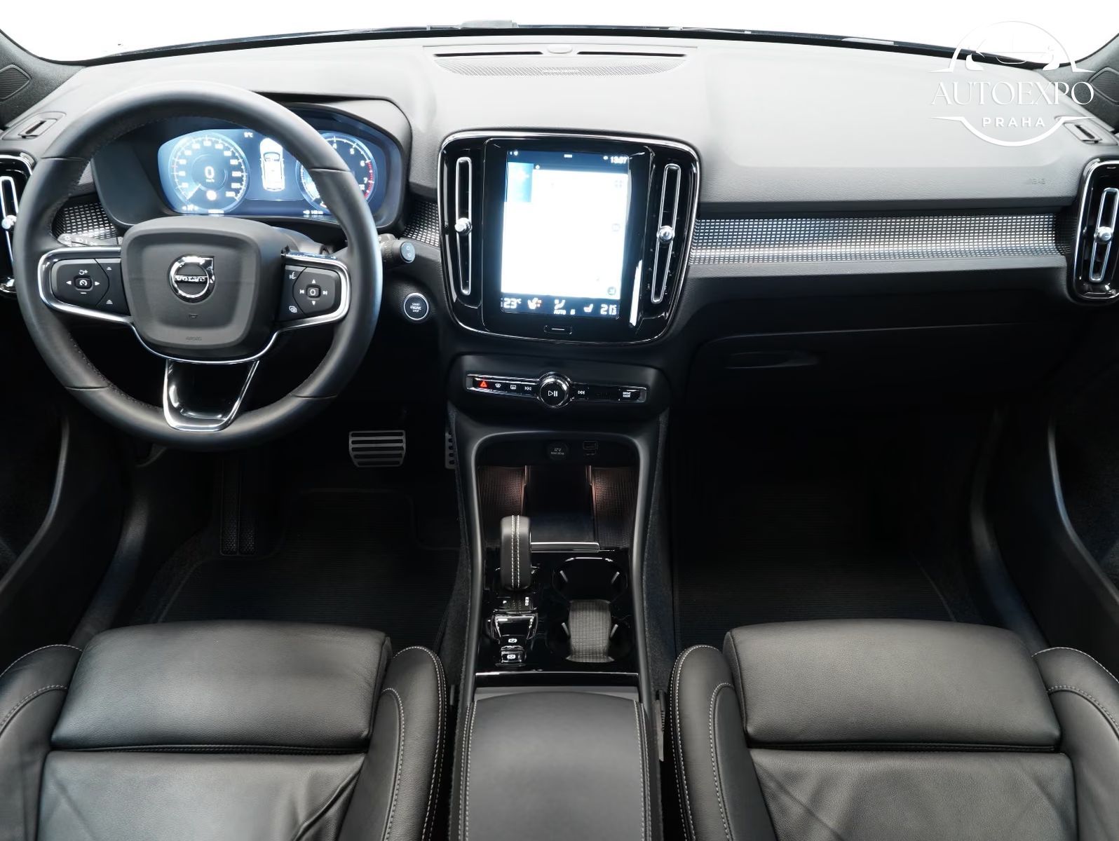 Volvo XC40, B4 B R Design*LED*360°KAMERA* - fotka 6