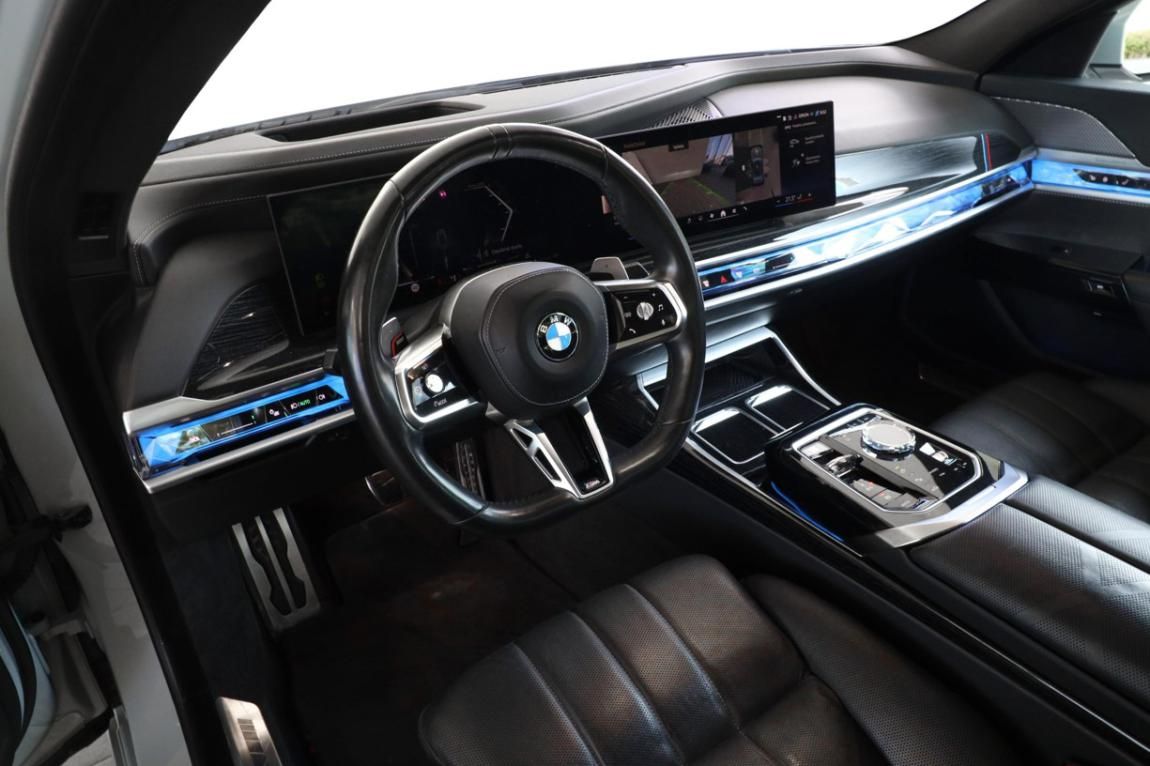 BMW Řada 7, 740d xDrive Sedan - fotka 5