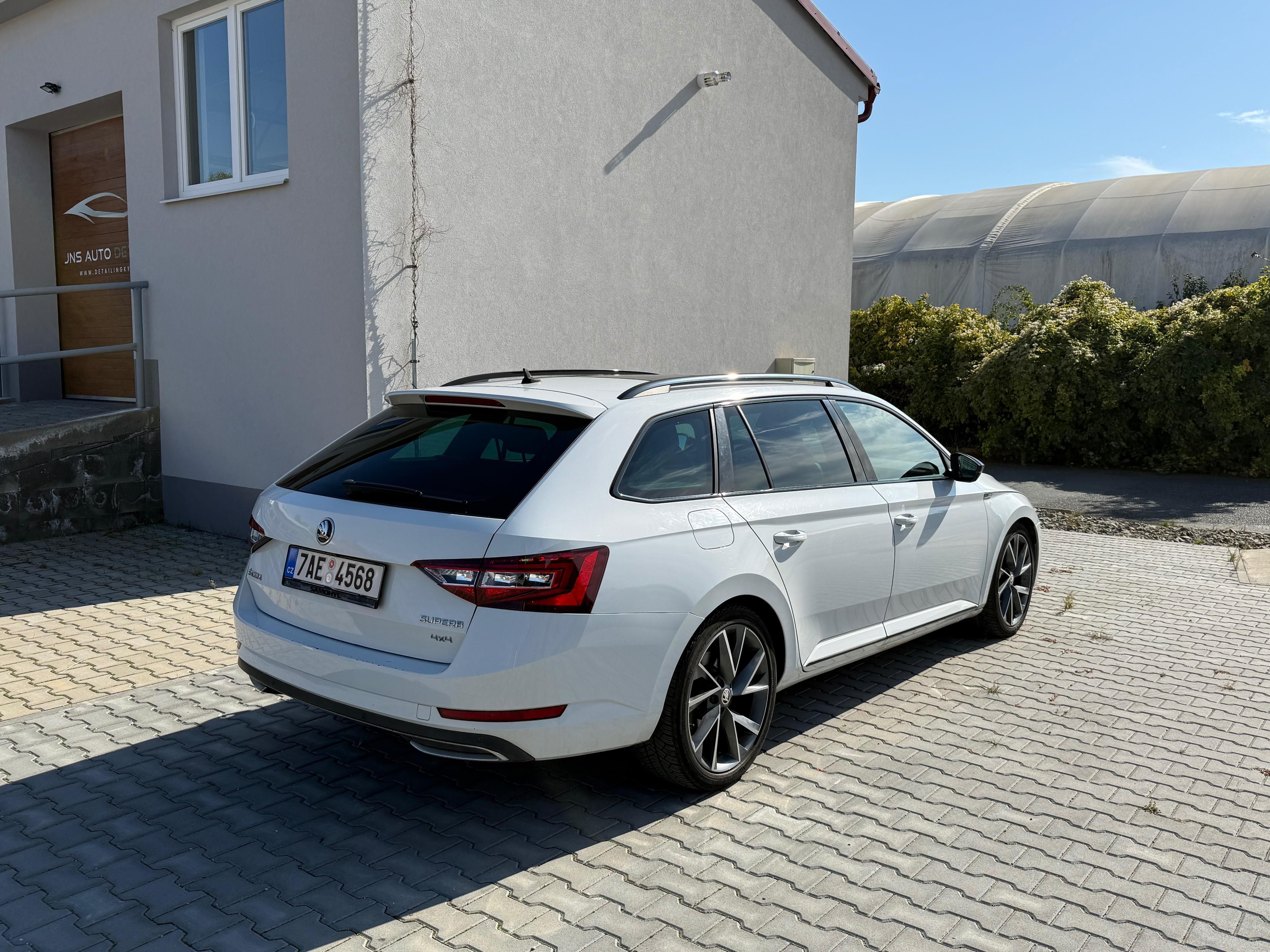 Škoda Superb, Sportline 2.0TDI 140kw 2maj ČR - fotka 4