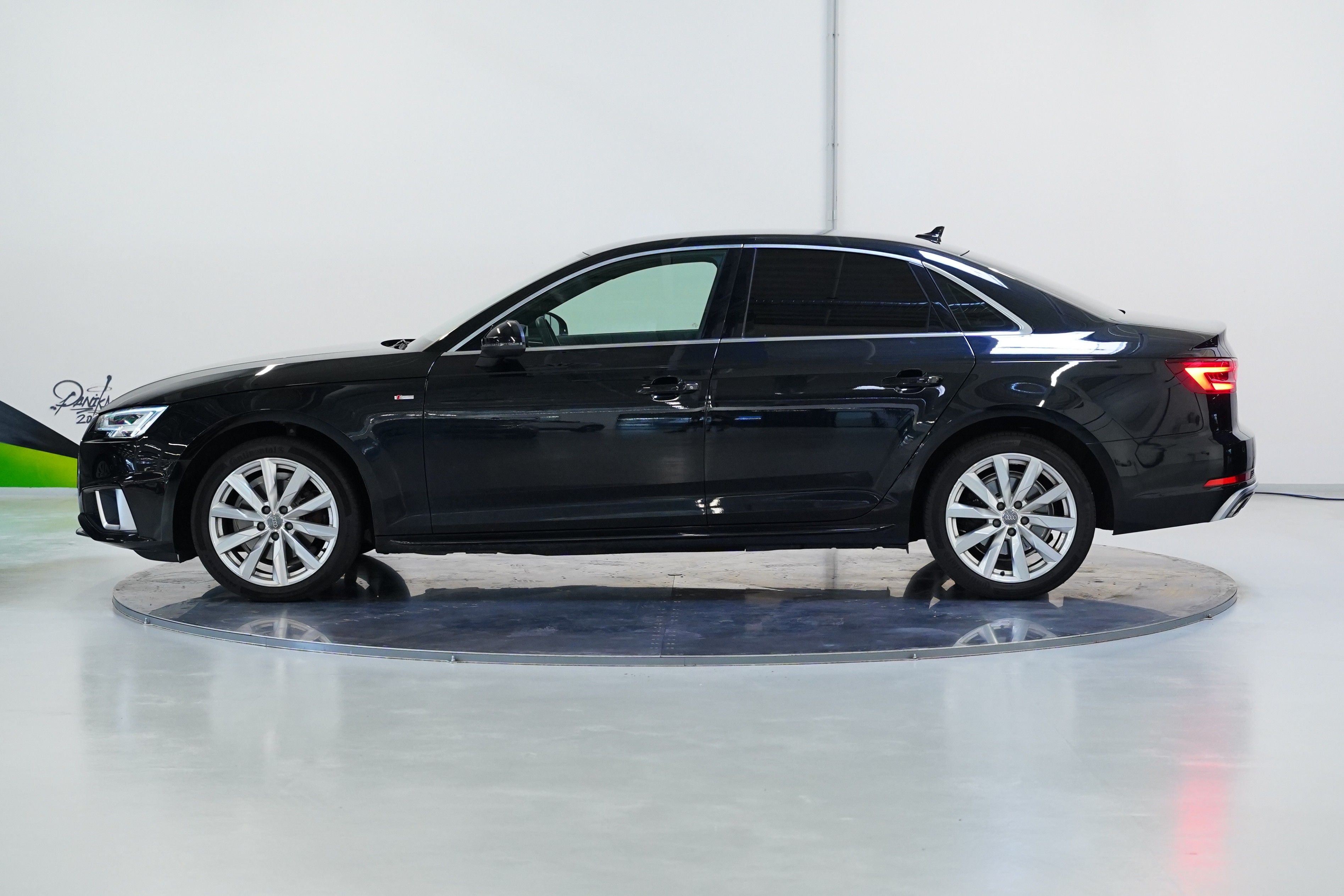 Audi A4, 2.0TDi 110kW - fotka 3