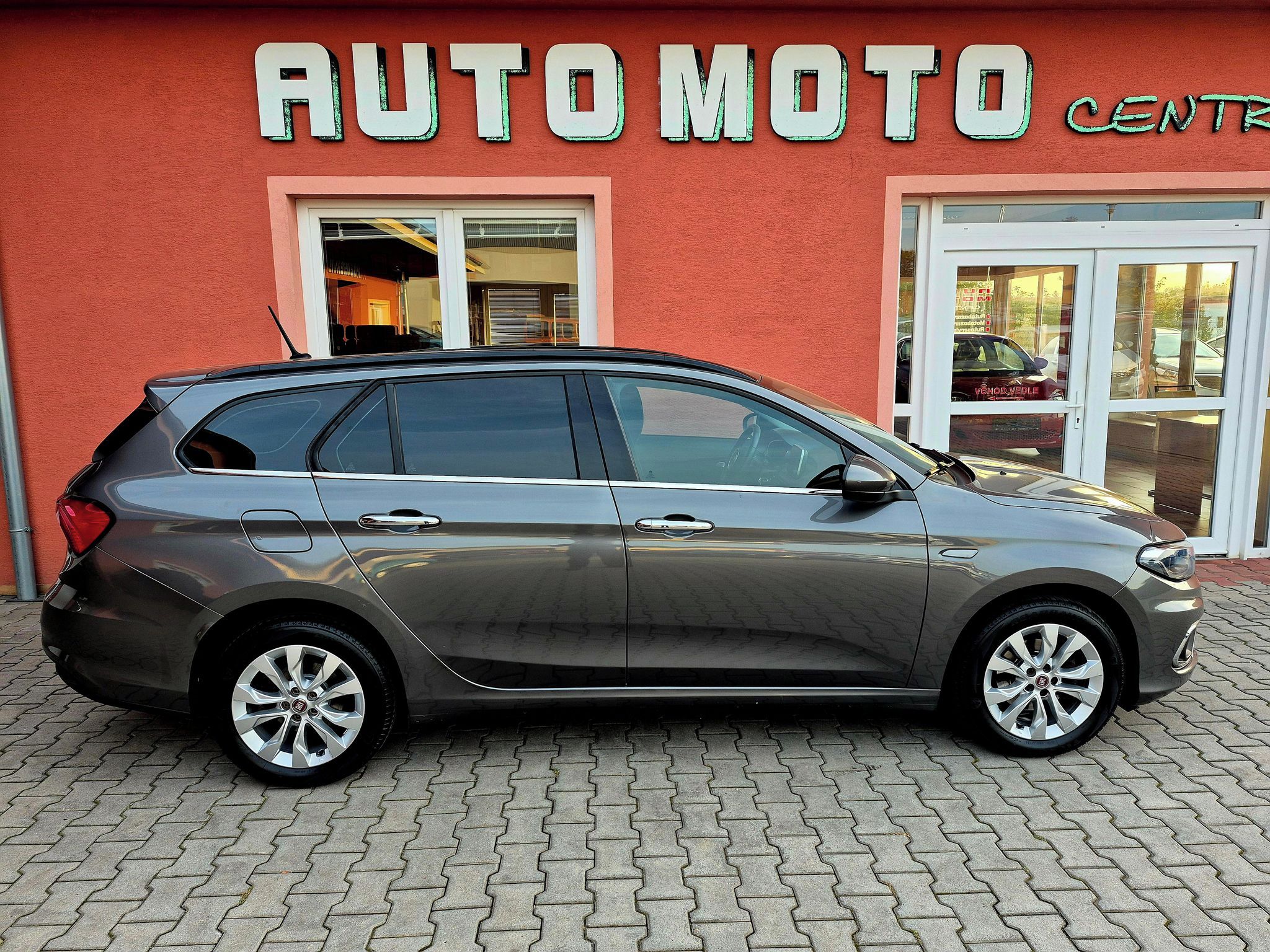 Fiat Tipo, 1.4 Turbo Lounge 88kw - fotka 5