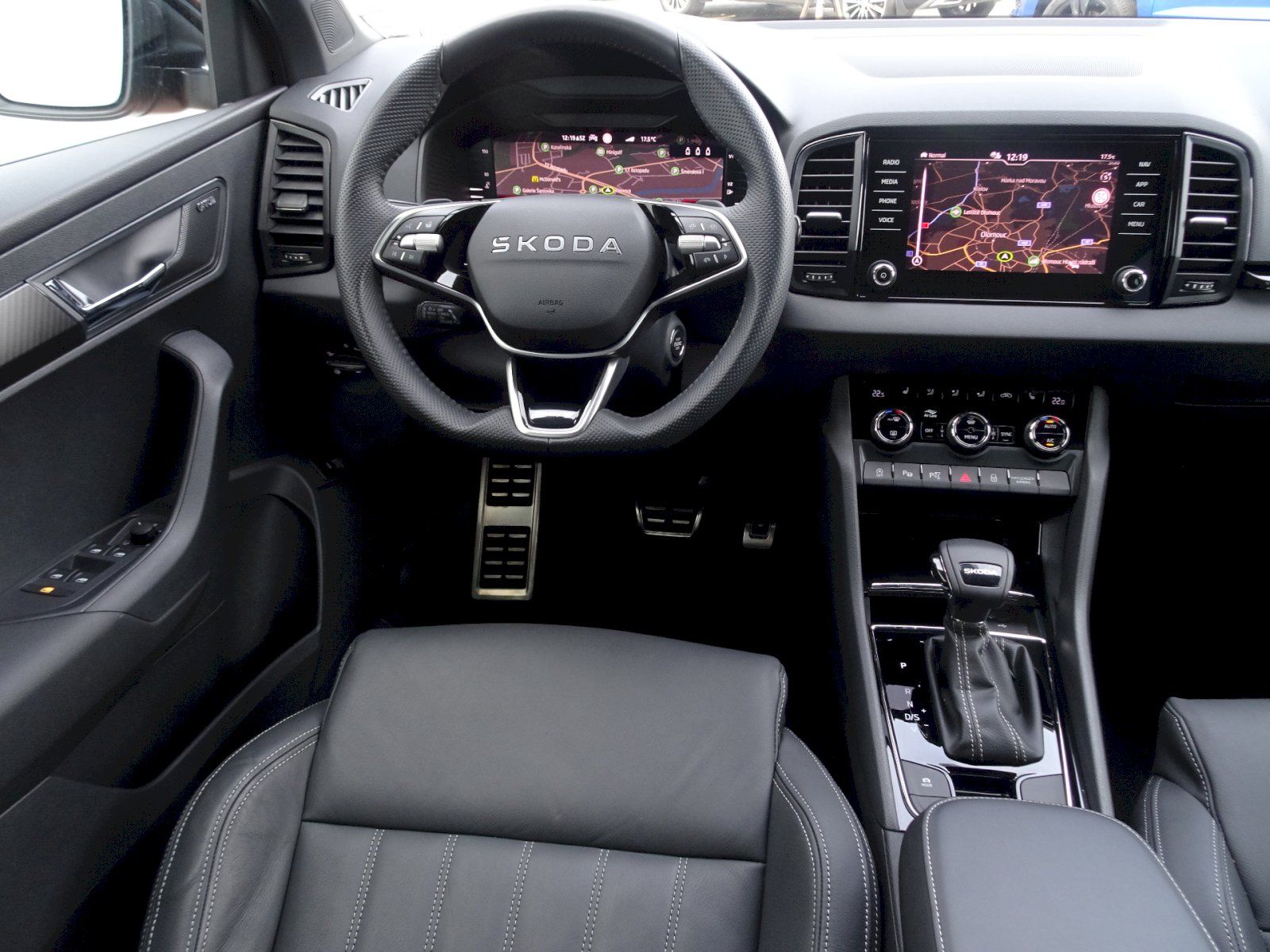 Škoda Karoq, 1.5TSI DSG Sportline Business - fotka 5