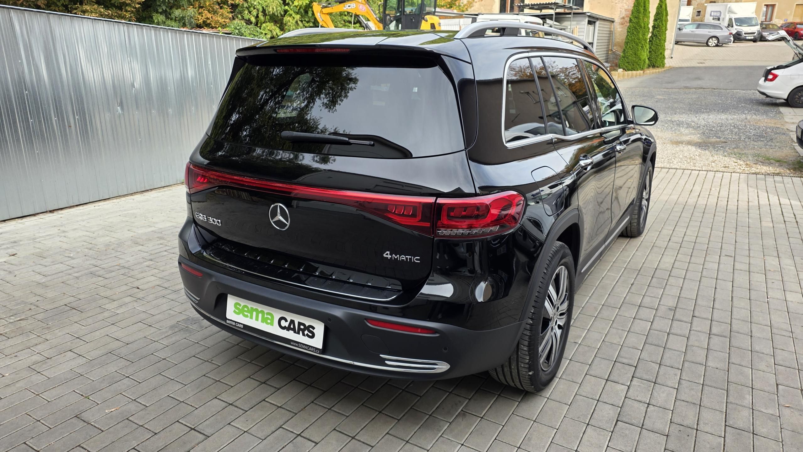 Mercedes-Benz EQB, 300 4matic SoH 95,5% - fotka 5