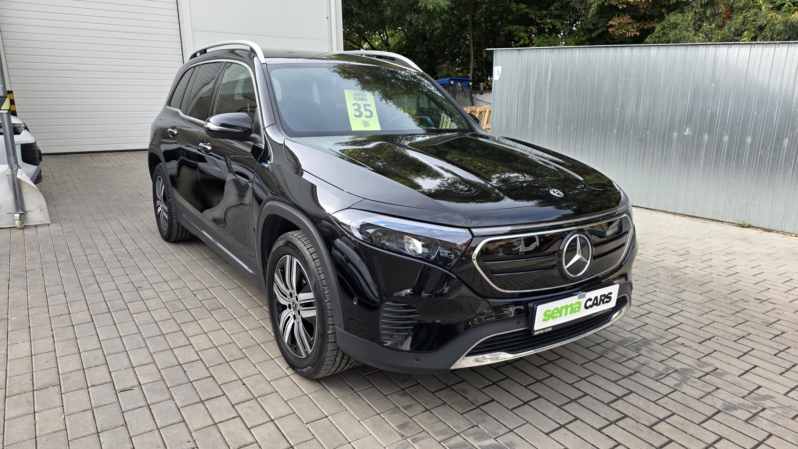 Mercedes-Benz EQB, 300 4matic SoH 95,5% - fotka 4