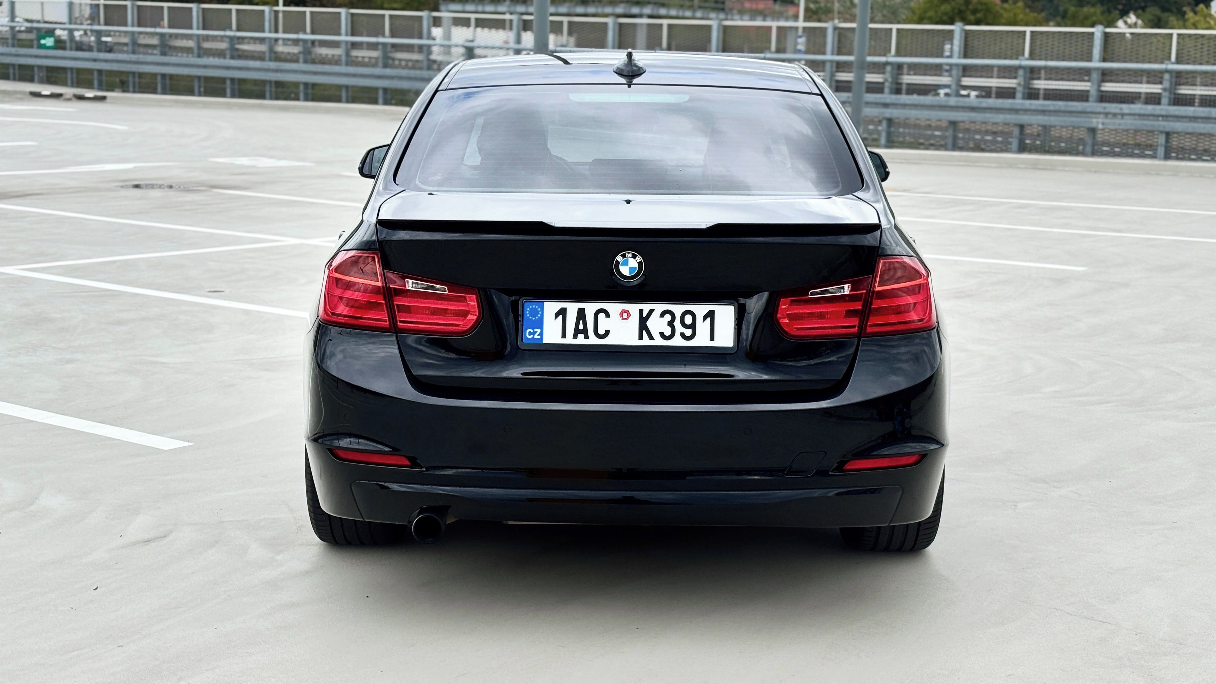 BMW Řada 3, BMW 320i, 135 kW, r.v.2012 - fotka 5