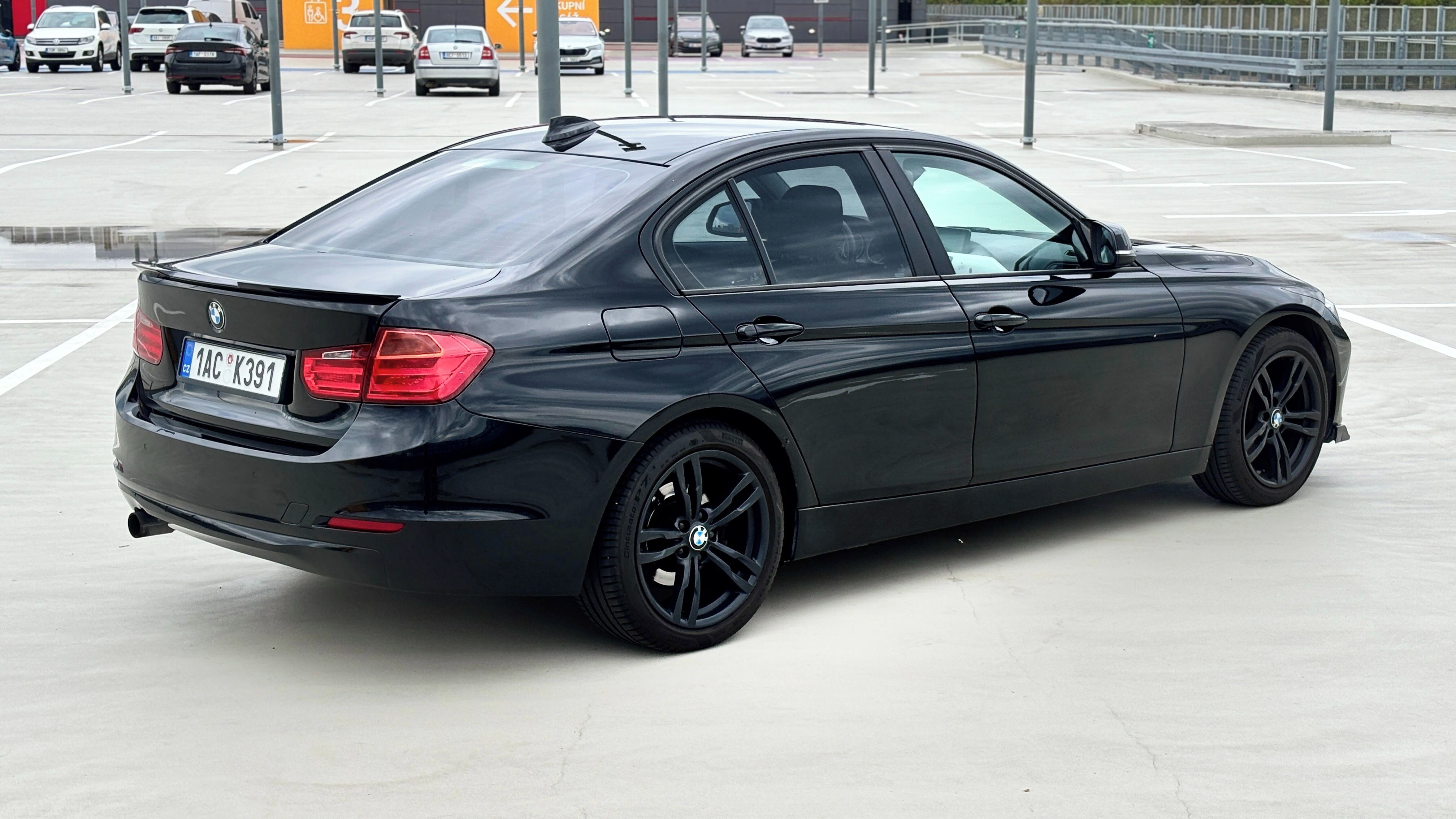 BMW Řada 3, BMW 320i, 135 kW, r.v.2012 - fotka 6