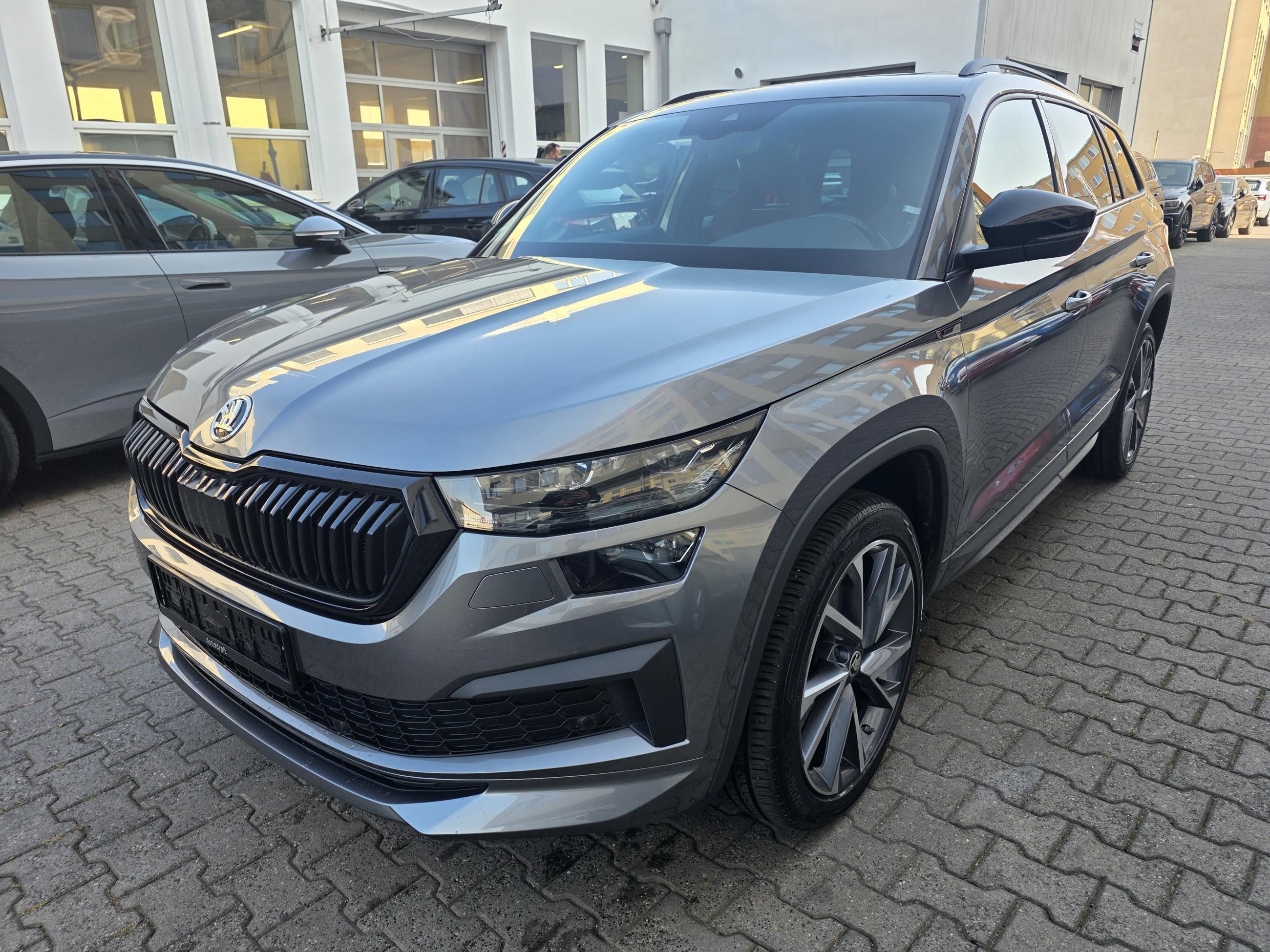 Škoda Kodiaq, 2.0TDI 110kW 4x4 DSG Sportline - fotka 2