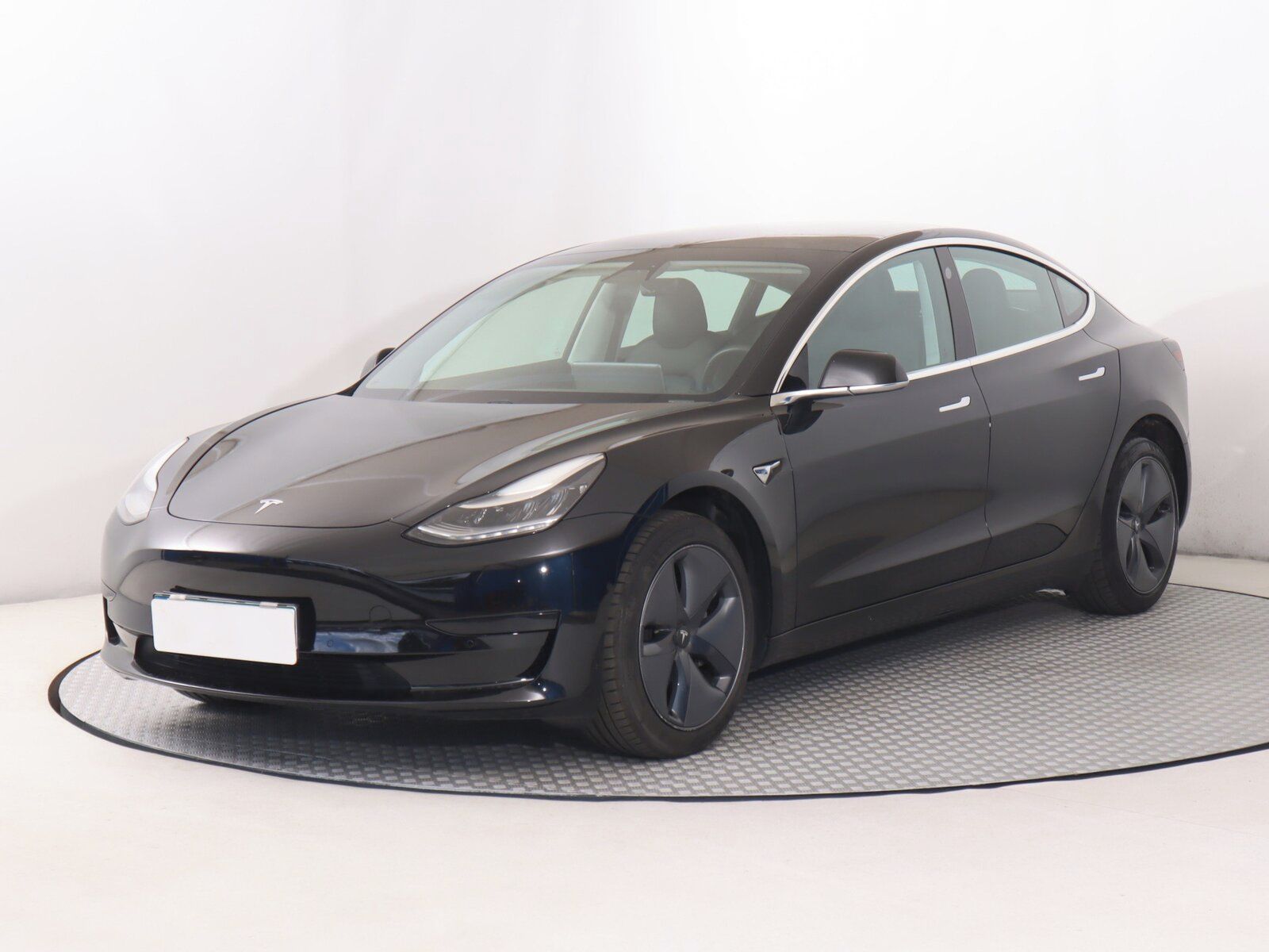 Tesla Model 3, Long Range RWD 78kWh, SoH 84% - fotka 2