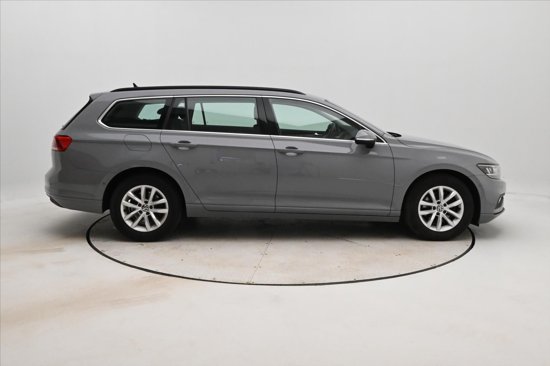 Volkswagen Passat, 2,0 TDI 110kW Business Záruka - fotka 4