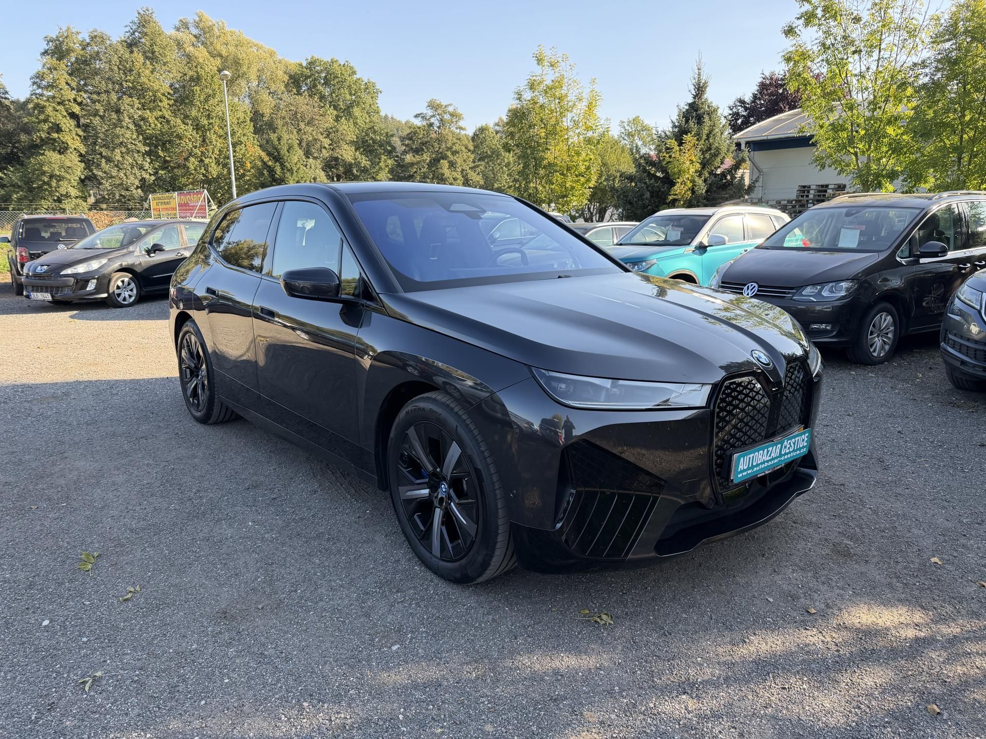 BMW iX, xDrive40 SPORT H&K SkyLounge - fotka 4