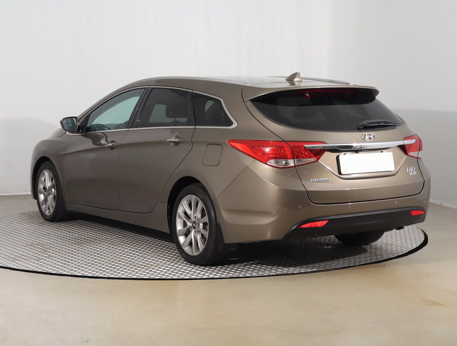 Hyundai i40, 1.7 CRDi, Automat, Serv.kniha - fotka 4