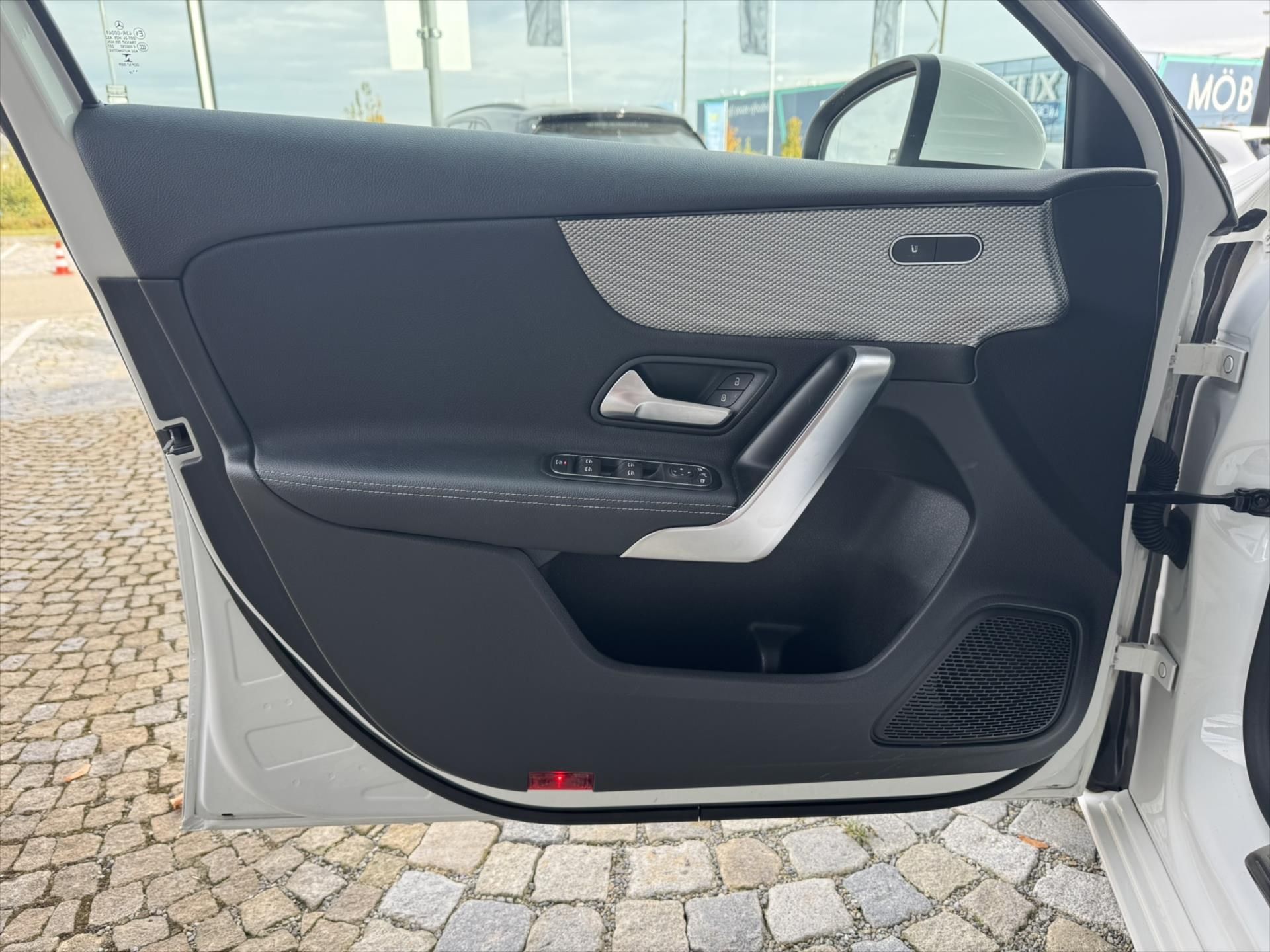 Mercedes-Benz Třídy A, A 200 Progressive - fotka 4