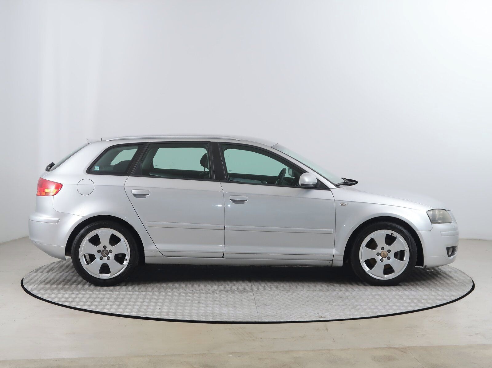 Audi A3, 2.0 TDI, po STK, rezervace - fotka 6