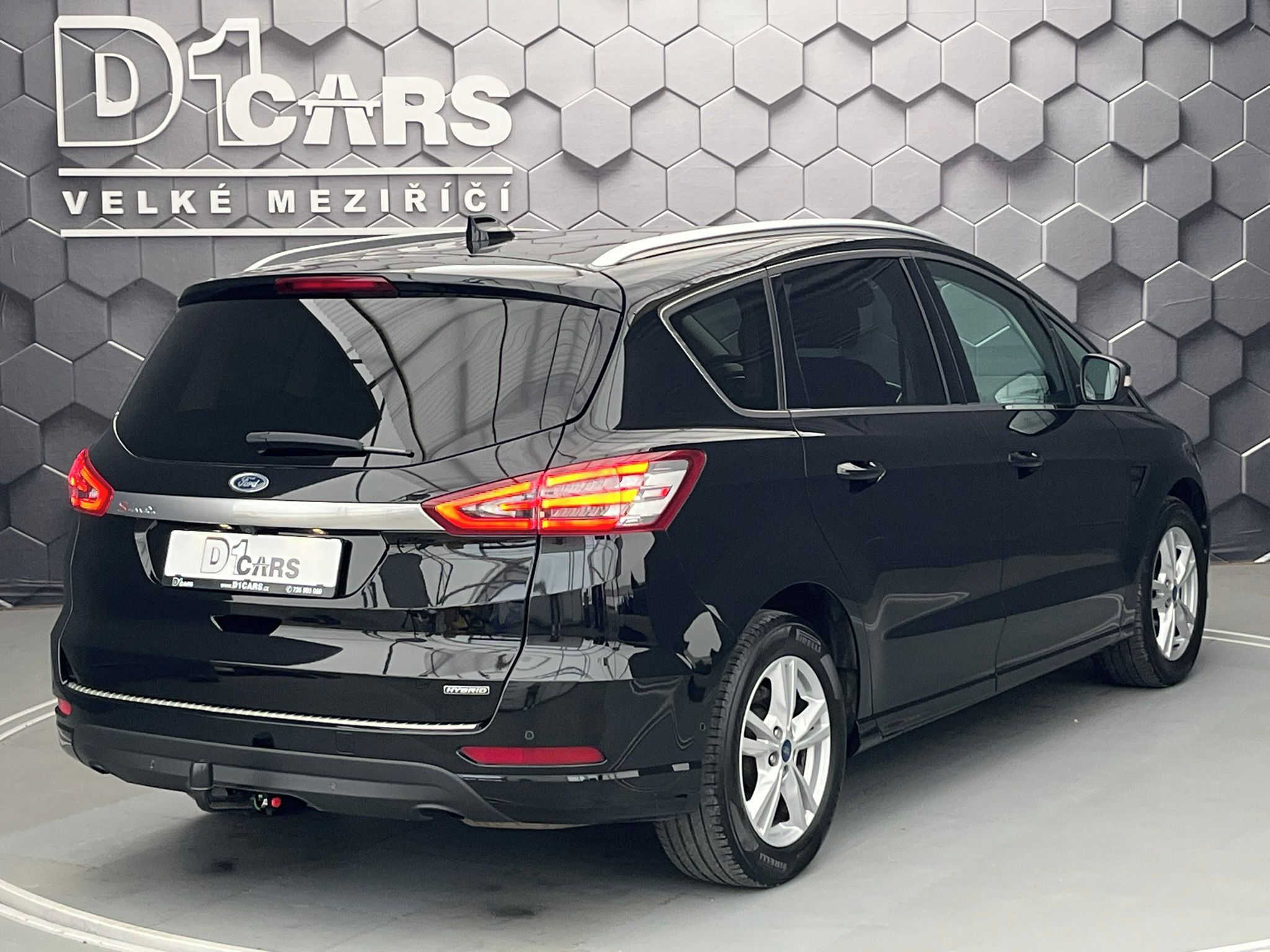 Ford S-MAX, 2,5 HEV Titanium 7míst - fotka 5