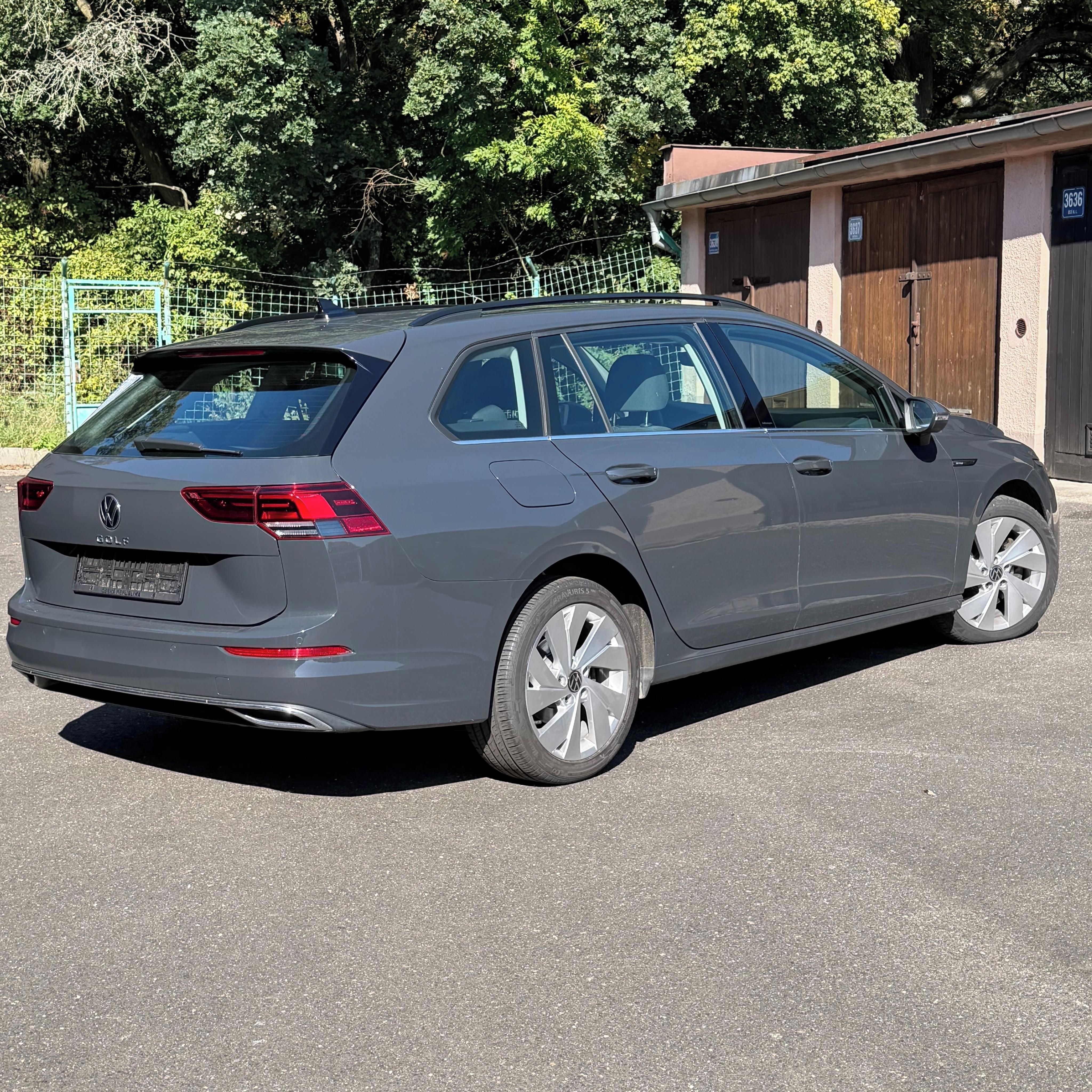 Volkswagen Golf, 2.0 TDI DSG STYLE, ACC,LED - fotka 4