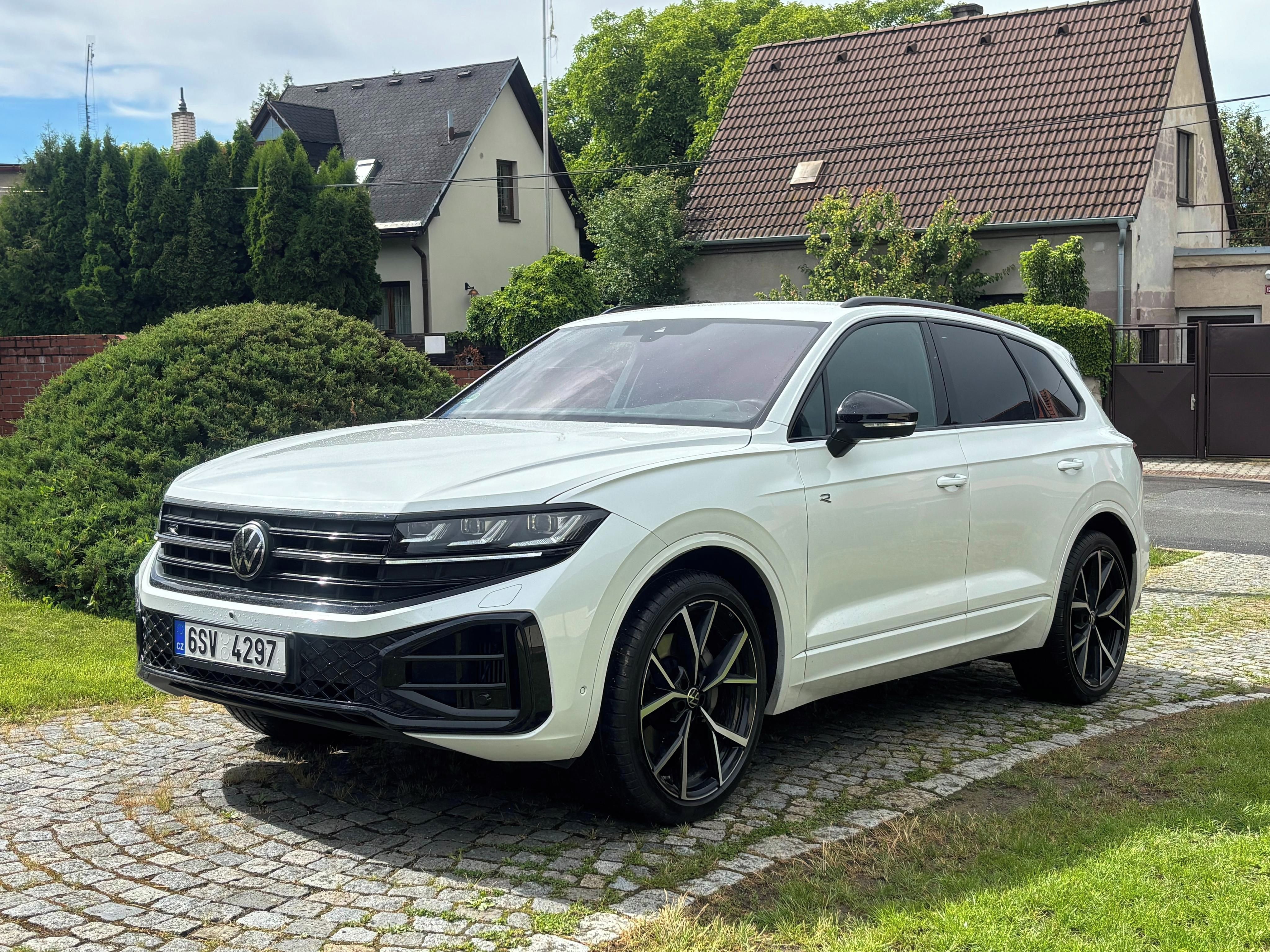 Volkswagen Touareg, 3.0Tsi,R-Line,tažné,nez top,ČR