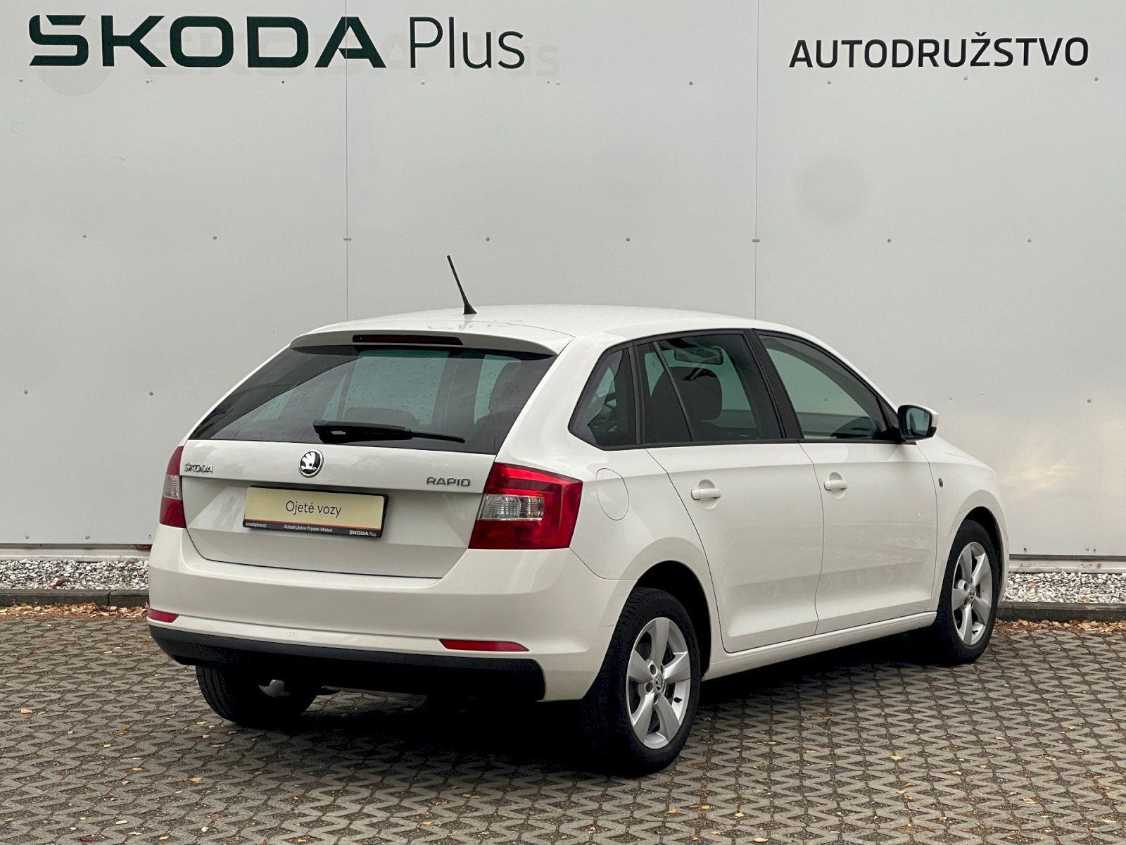 Škoda Rapid, Spaceback 1.2 TSi / 63 kW Ambi - fotka 2