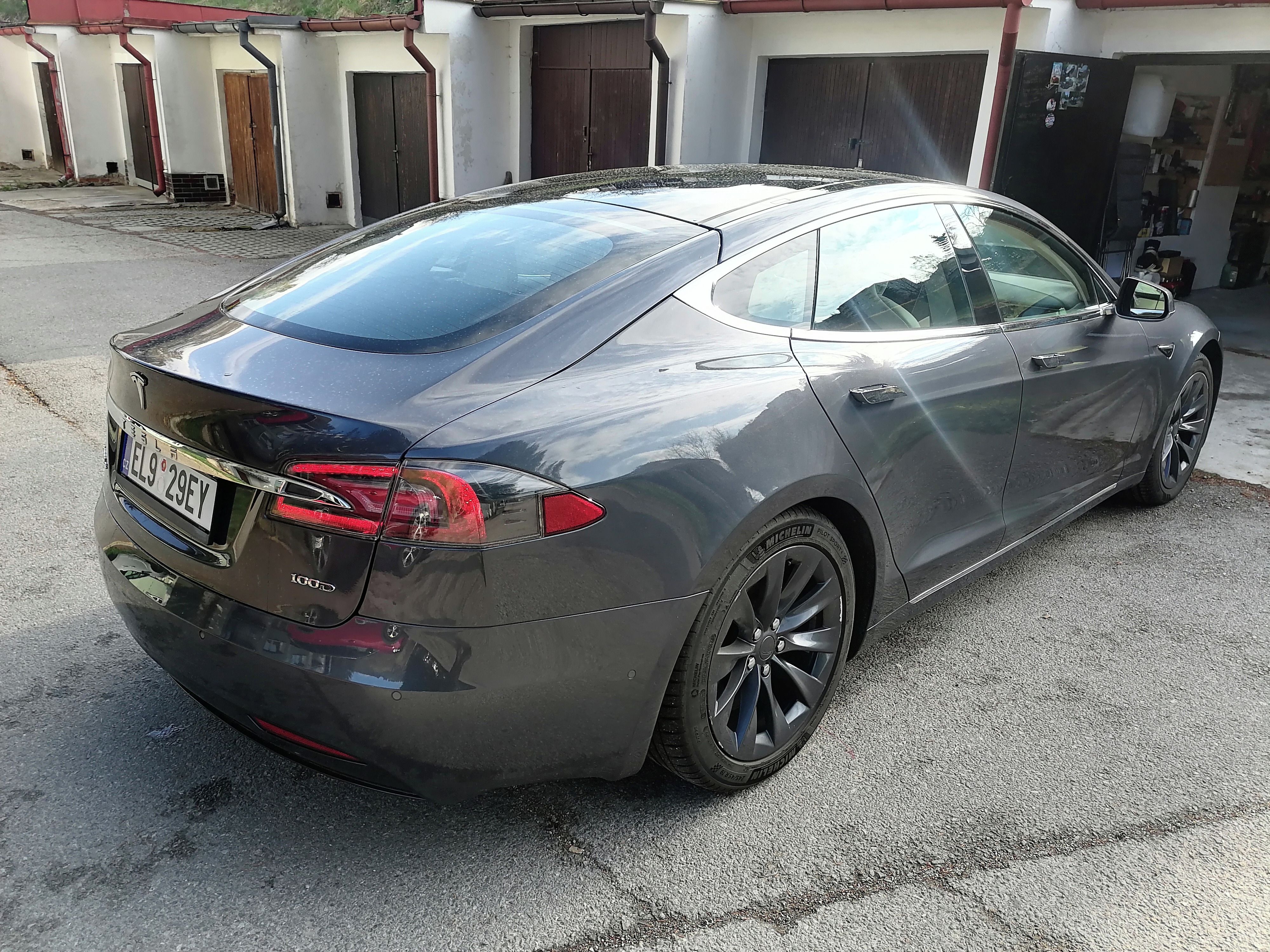 Tesla Model S, Tesla Model S 100D AWD 386 kW - fotka 4