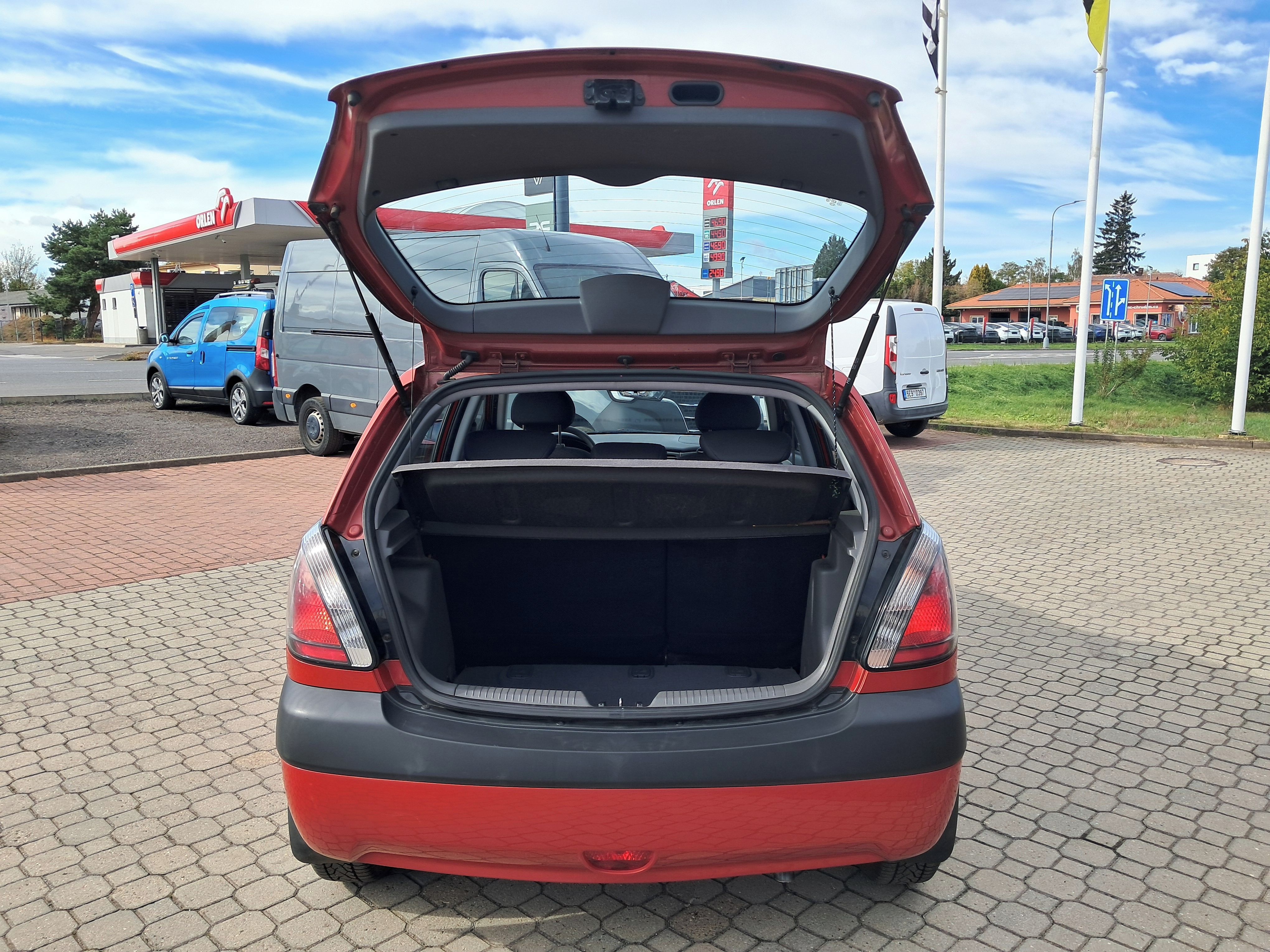 Kia Rio, 1.4/71kW/nové v ČR/1.maj./2009 - fotka 5