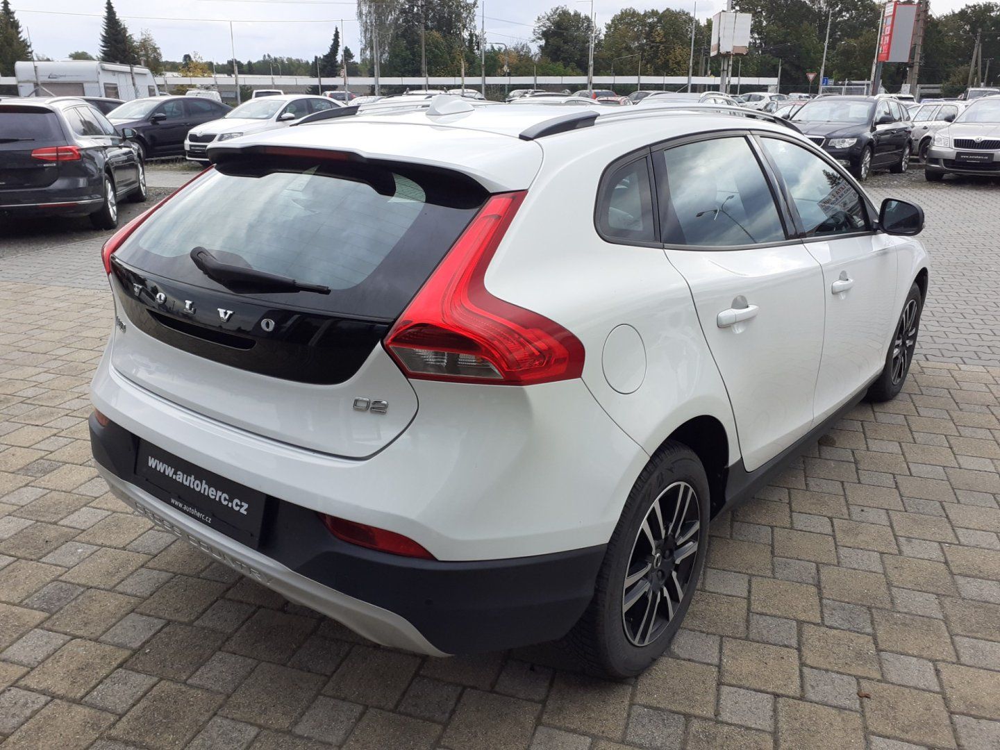 Volvo V40, 2.0 D CROSS COUNTRY - fotka 4