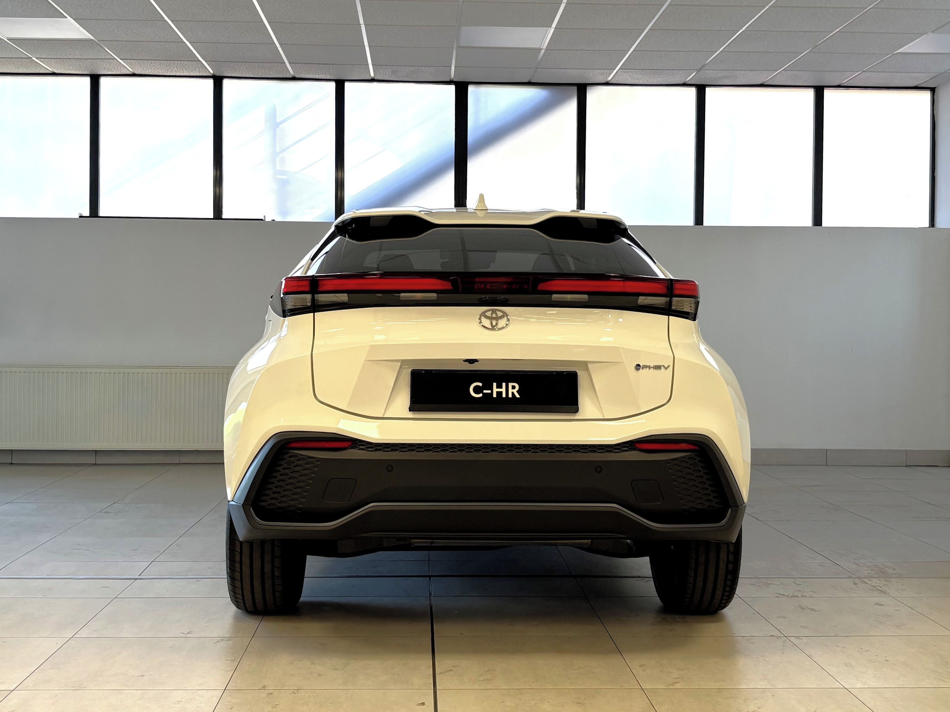 Toyota C-HR, Style, 2.0L PHEV, e-CVT, 4x2 - fotka 4