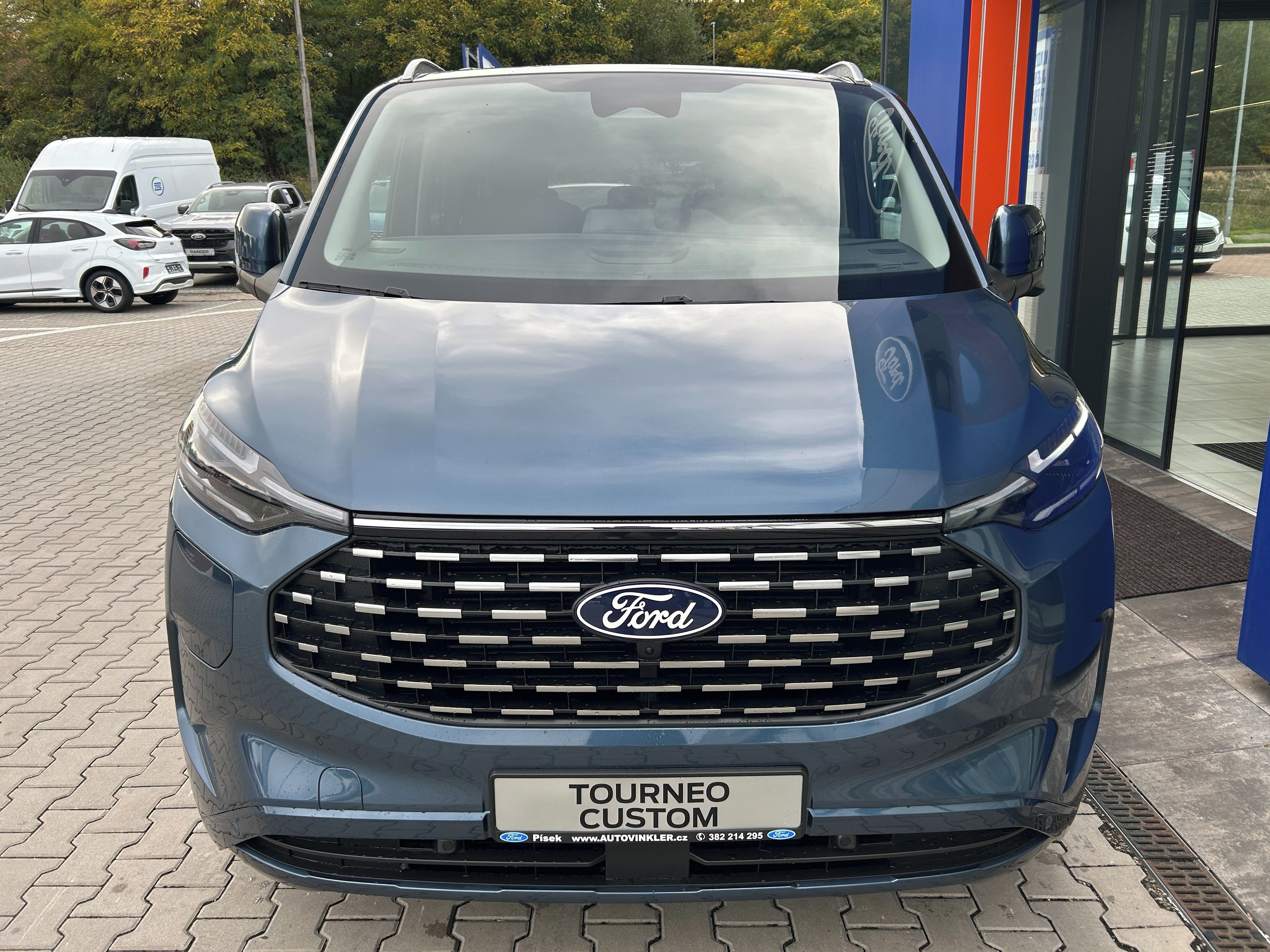 Ford Tourneo Custom, Titanium X L1 2.5 PHEV 171kW - fotka 2