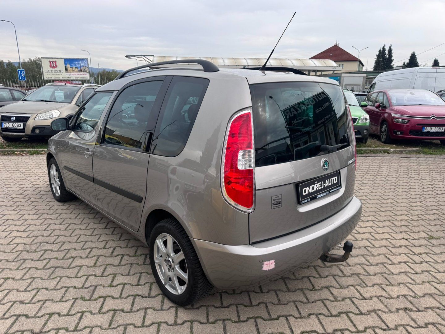 Škoda Roomster, 1,6 TDI 77 KW KILOMETRY TAŽNÉ - fotka 3