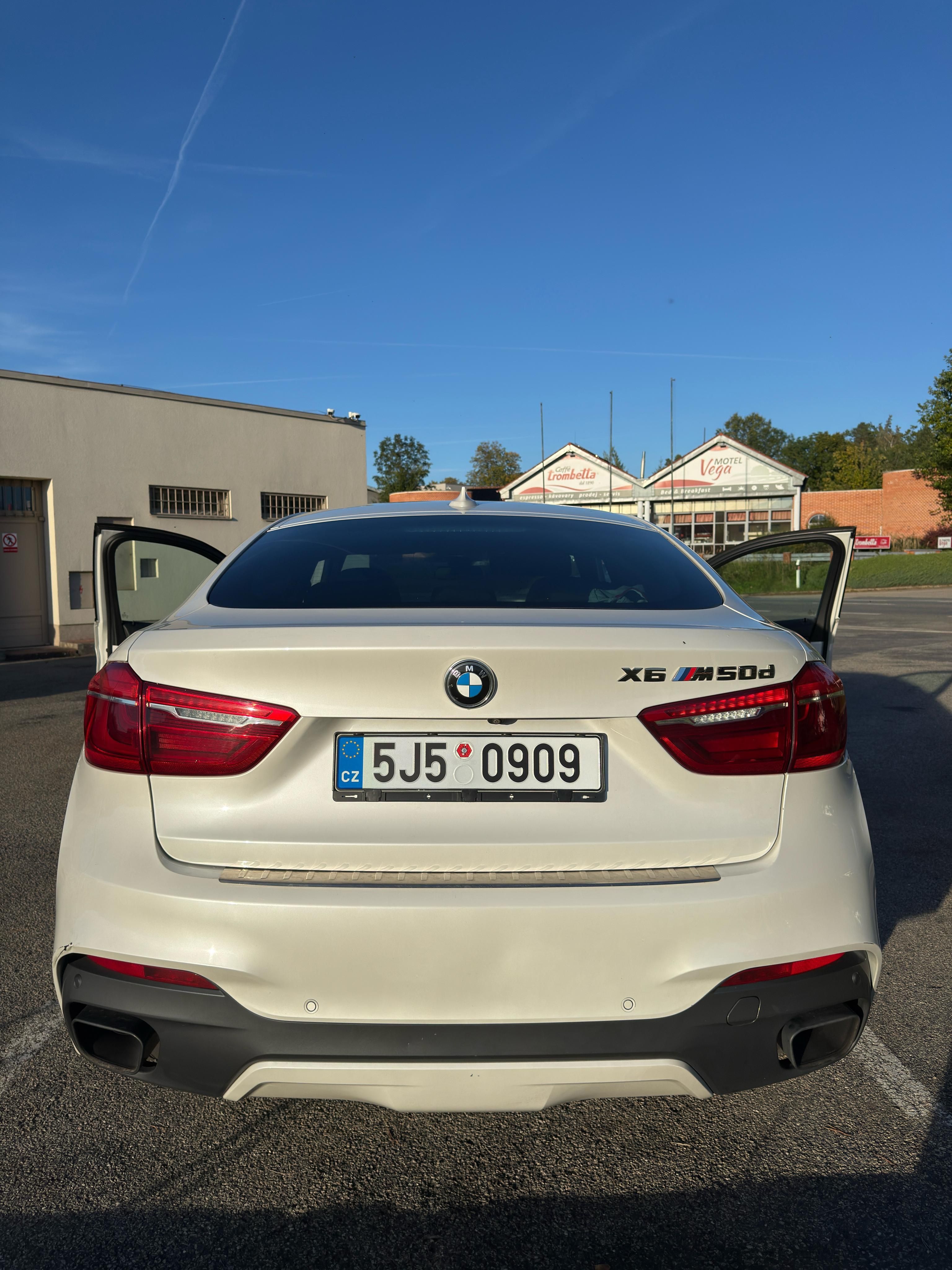 BMW X6, BMW X6 M50D PO GO Komplet - fotka 3