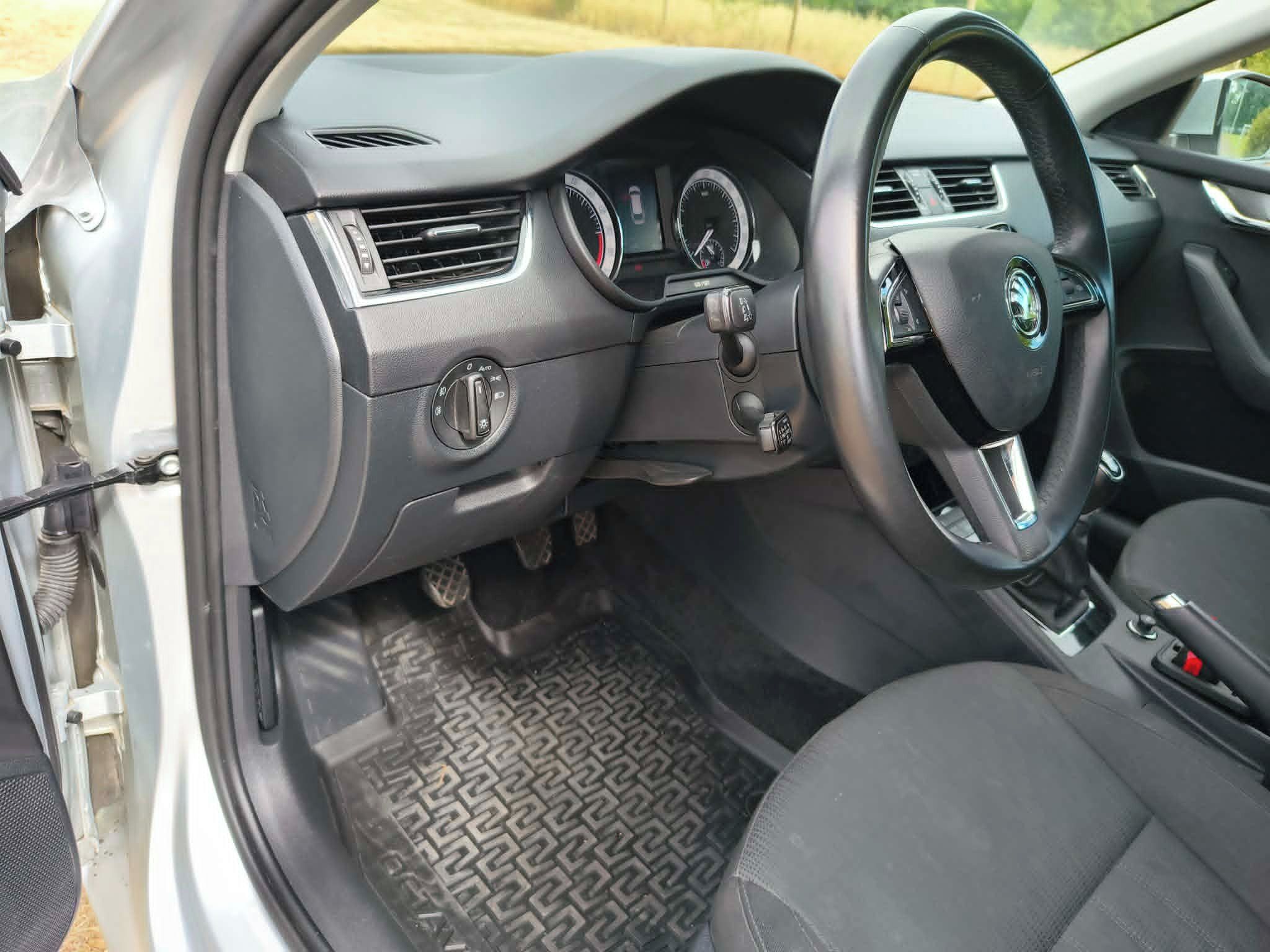 Škoda Octavia, STYLE 1,6Tdi 85kw - fotka 4