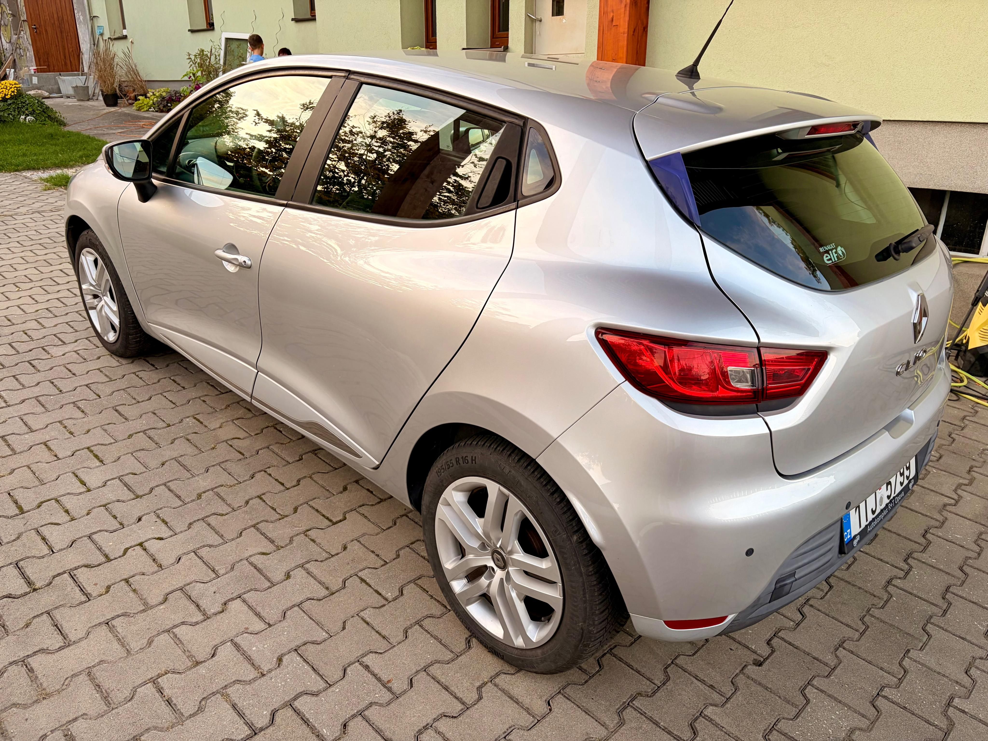 Renault Clio, 1.2 16V, jen 75 tkm - fotka 3