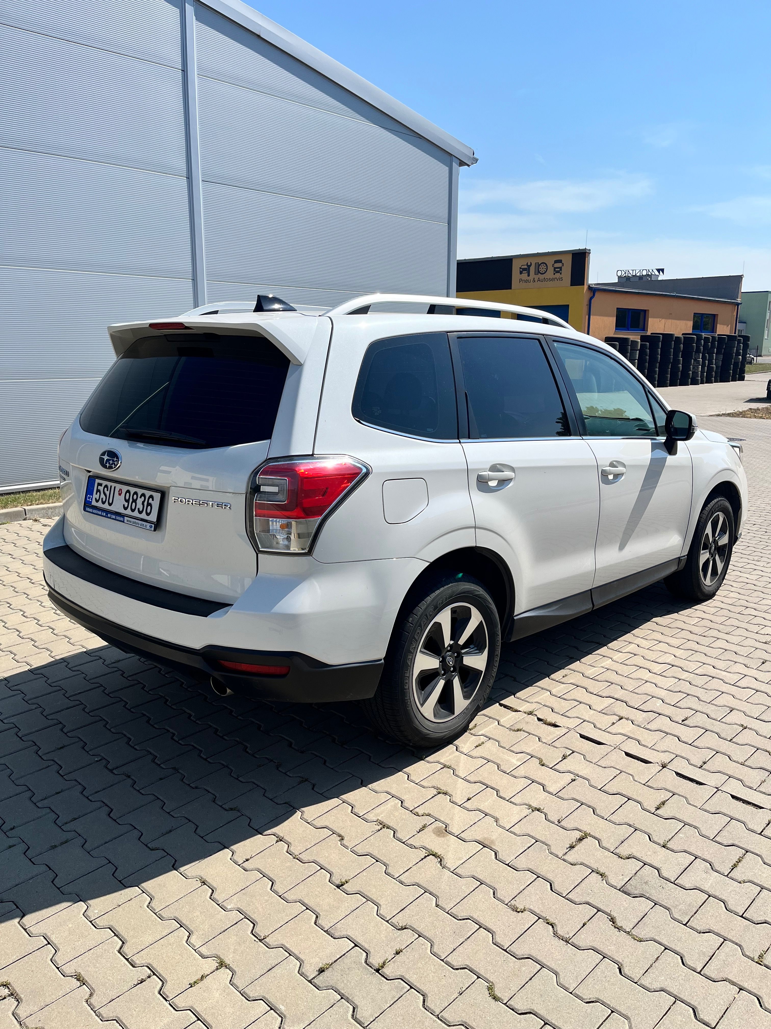 Subaru Forester, 2.0i - 110 kw, 4x4 SERVISKA - fotka 6