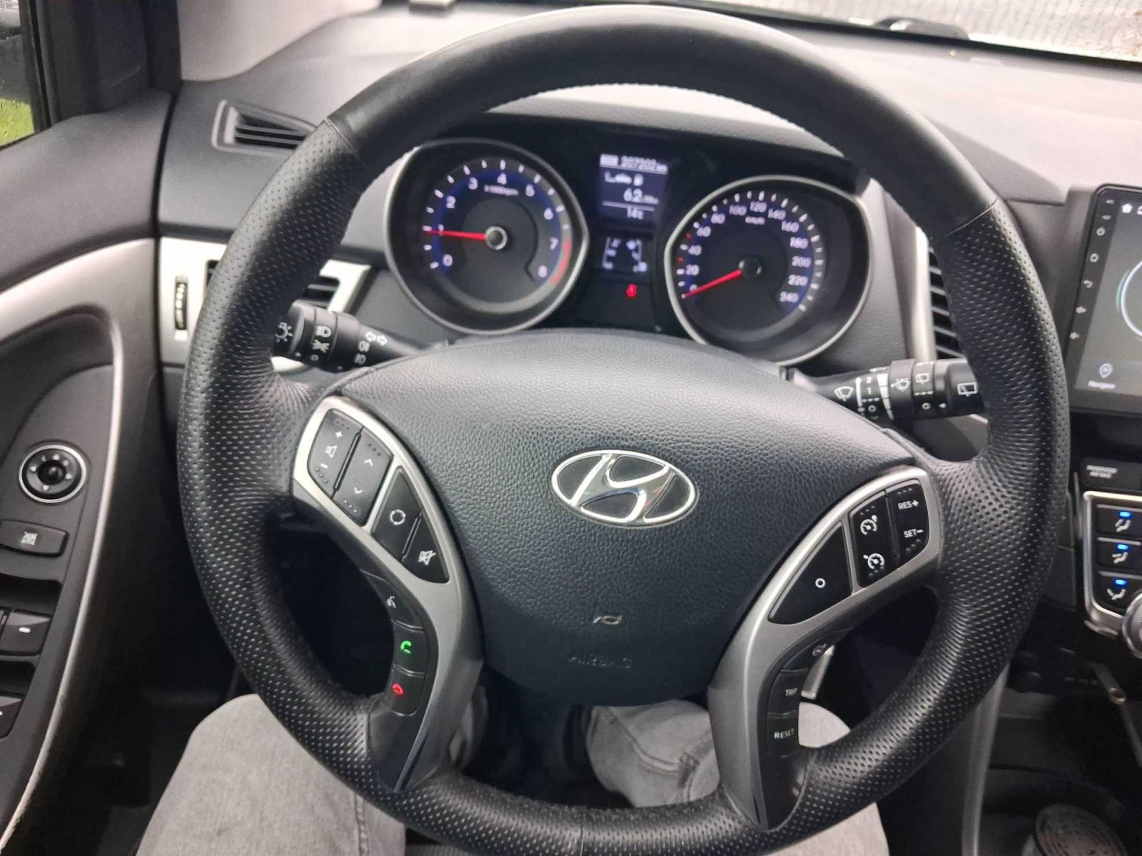 Hyundai i30, 1.6 MPI, Klima, Tempomat - fotka 3