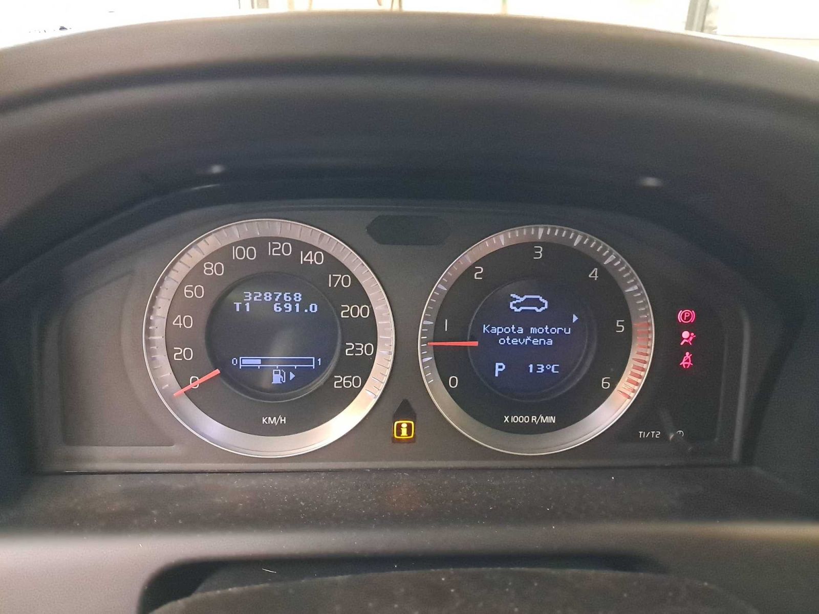 Volvo XC60, D5, 4X4, Automat, Serv.kniha - fotka 3
