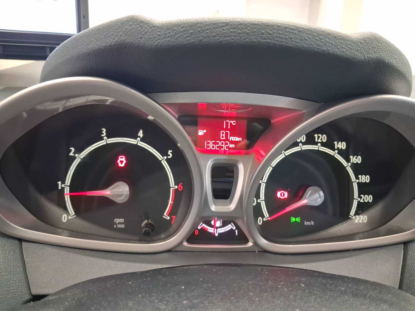 Ford Fiesta, 1.25, Klima, Tempomat - fotka 3