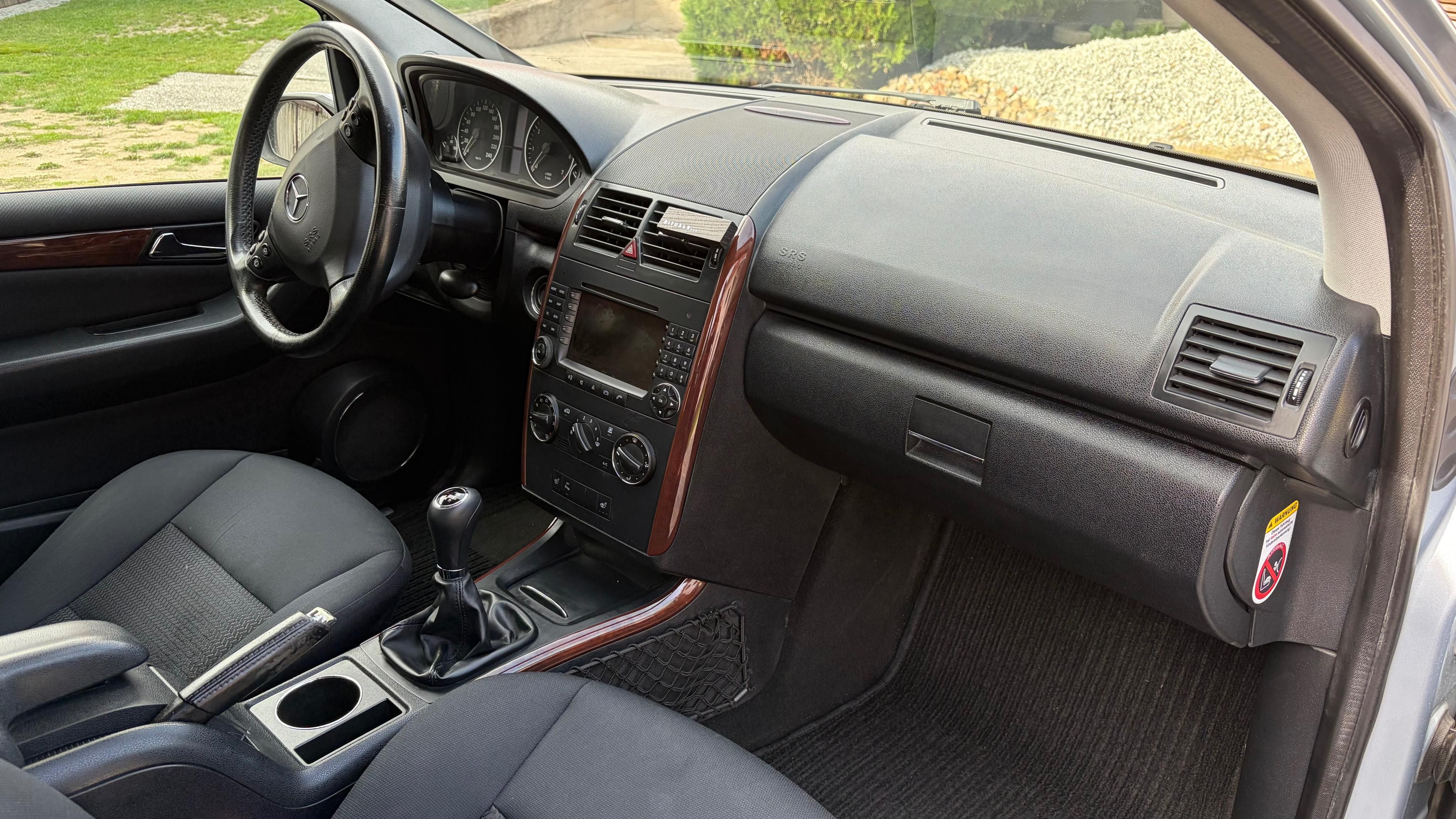 Mercedes-Benz Třídy A, Elegance - fotka 2