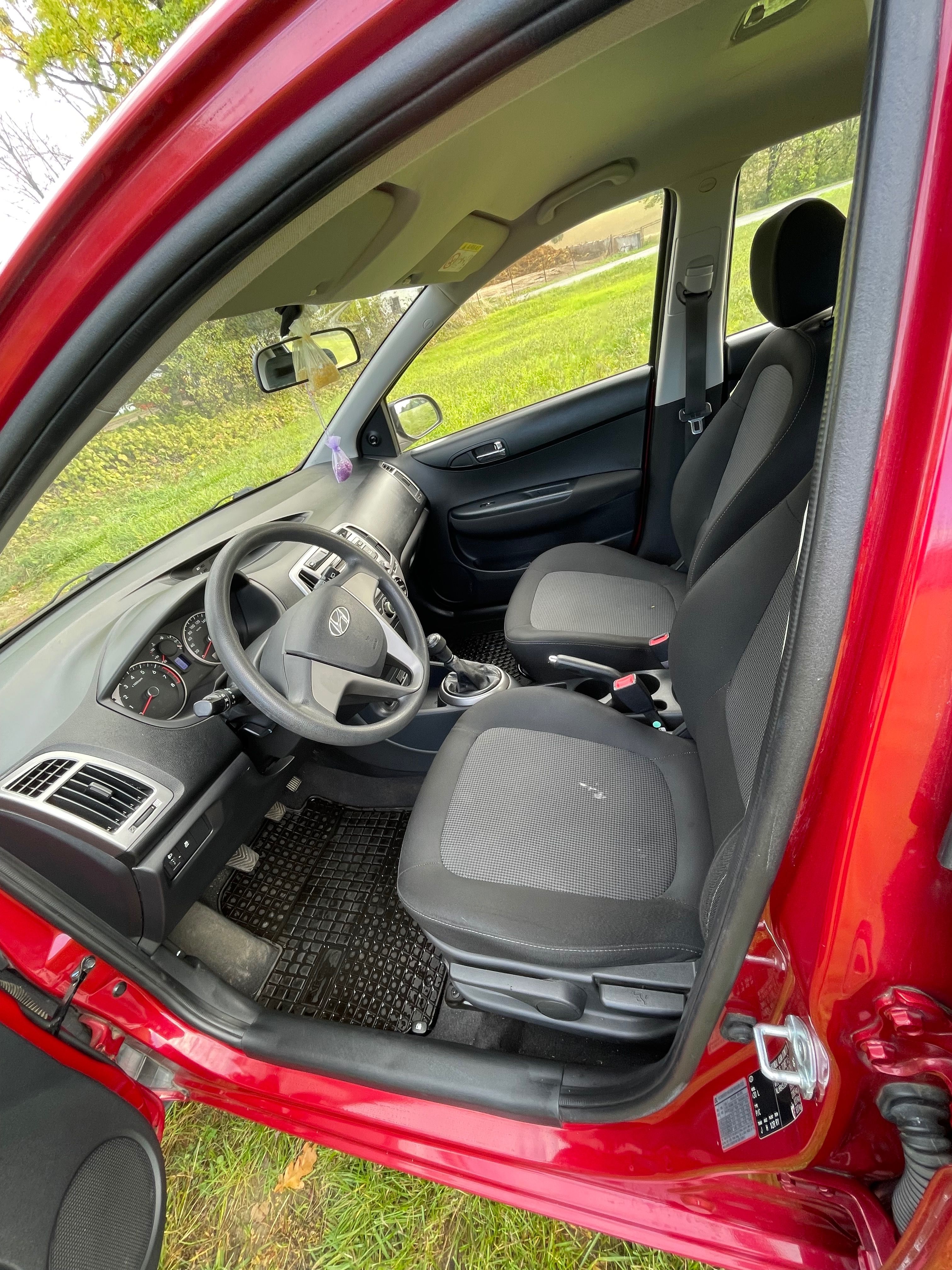 Hyundai i20, Hyundai i20,2014,54000 km - fotka 6