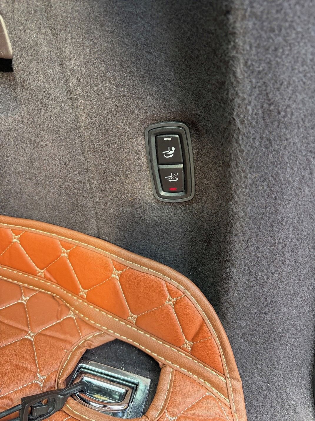 Porsche Cayenne, 3.0 Diesel VELICE ZACHOVALÝ - fotka 4