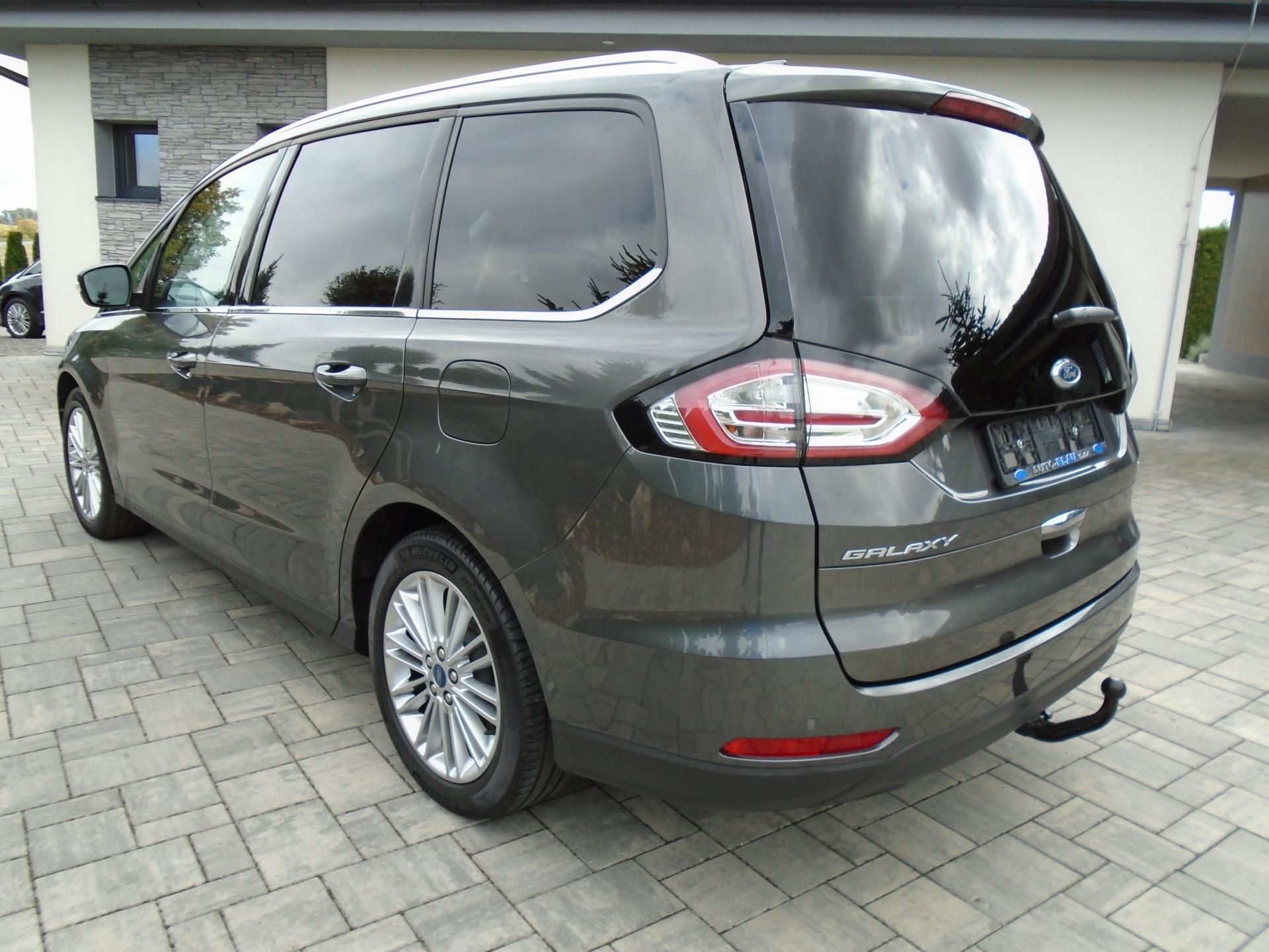 Ford Galaxy, 2.5 Durarec FHEV Vignale 7míst - fotka 4