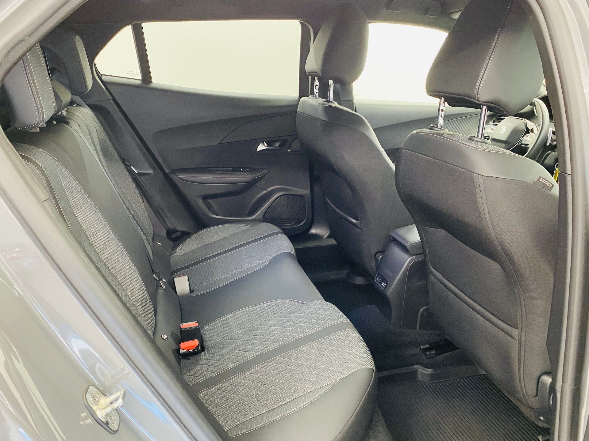 Peugeot 2008, Allure - 1. majitel 1,2 PureTe - fotka 6