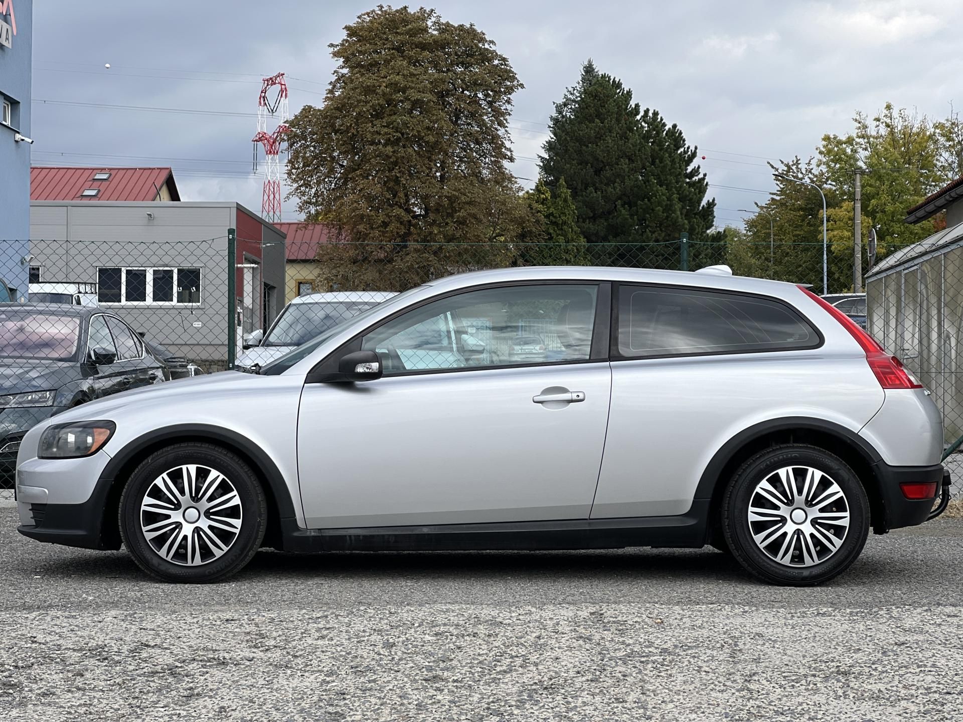 Volvo C30, 1.6D ABS KLIMATIZACE TAŽNÉ - fotka 4