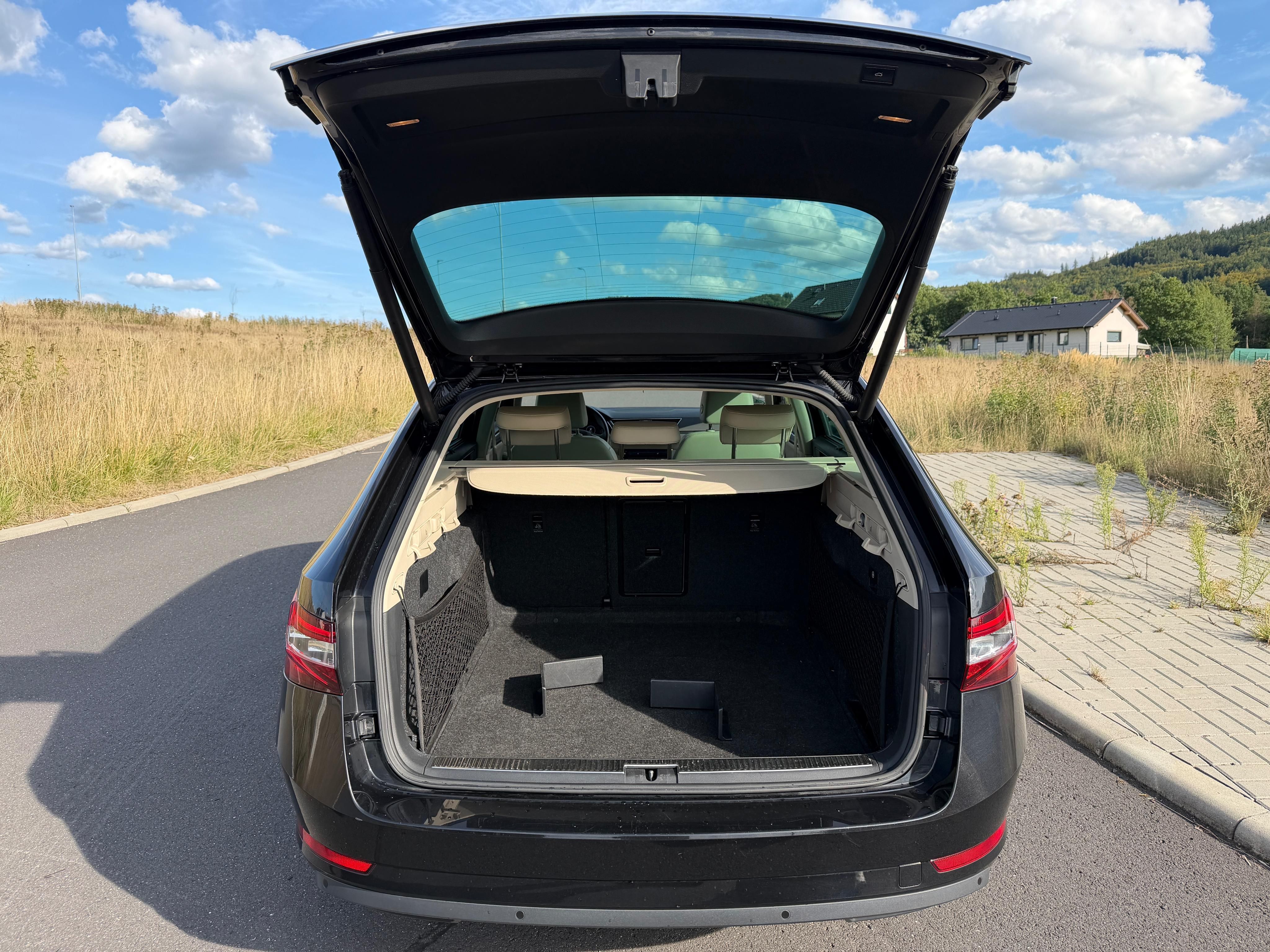 Škoda Superb, 2.0TDi 140kw DSG 7° - fotka 5