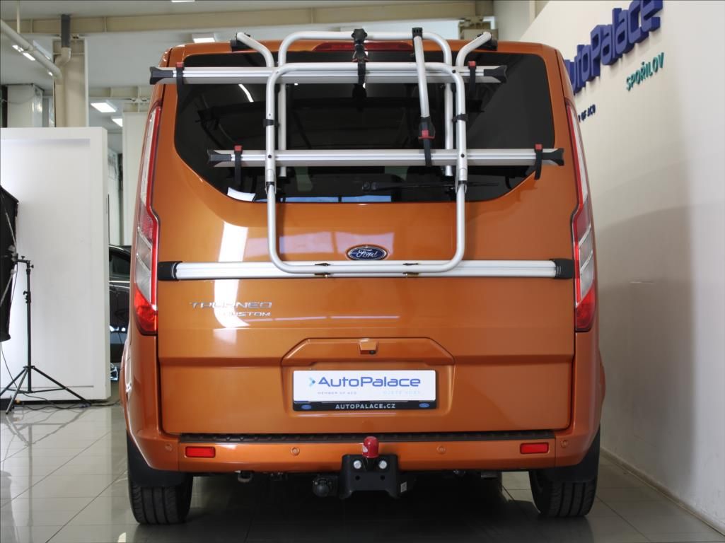 Ford Tourneo Custom, 2,0 EB 136kW AT L2 Titan.X ČR - fotka 4